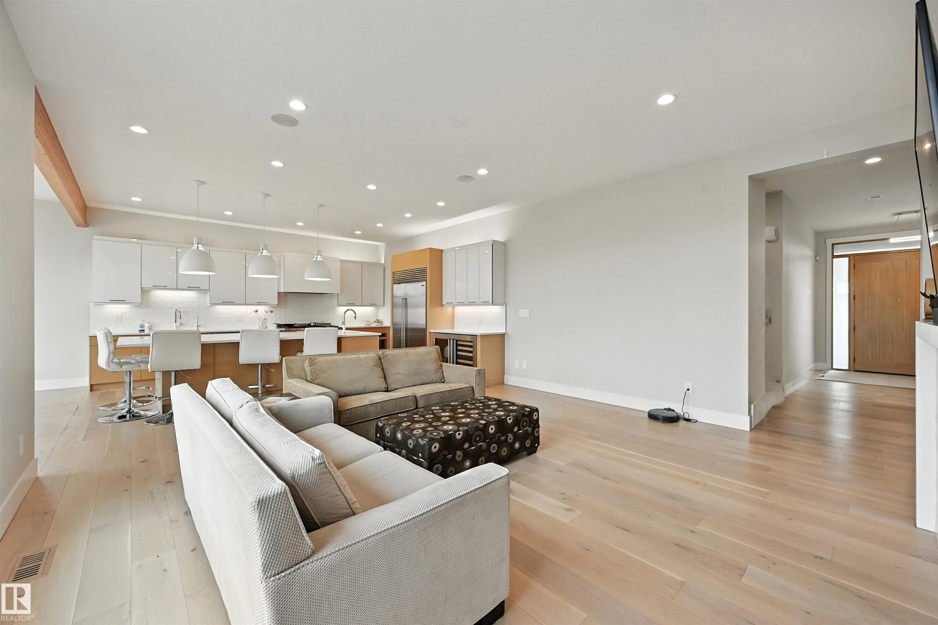 2620 WHEATON Close