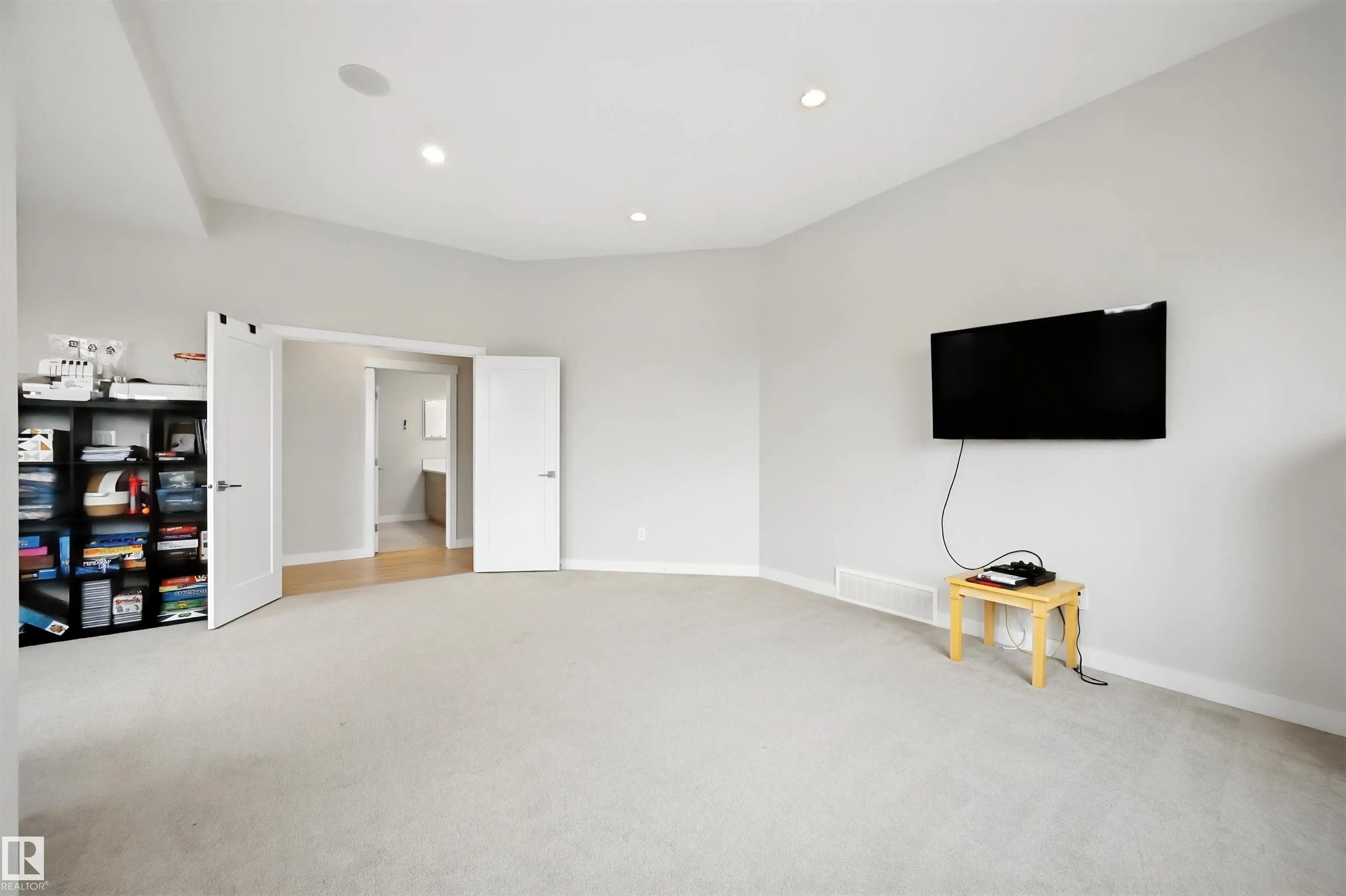 2620 WHEATON Close