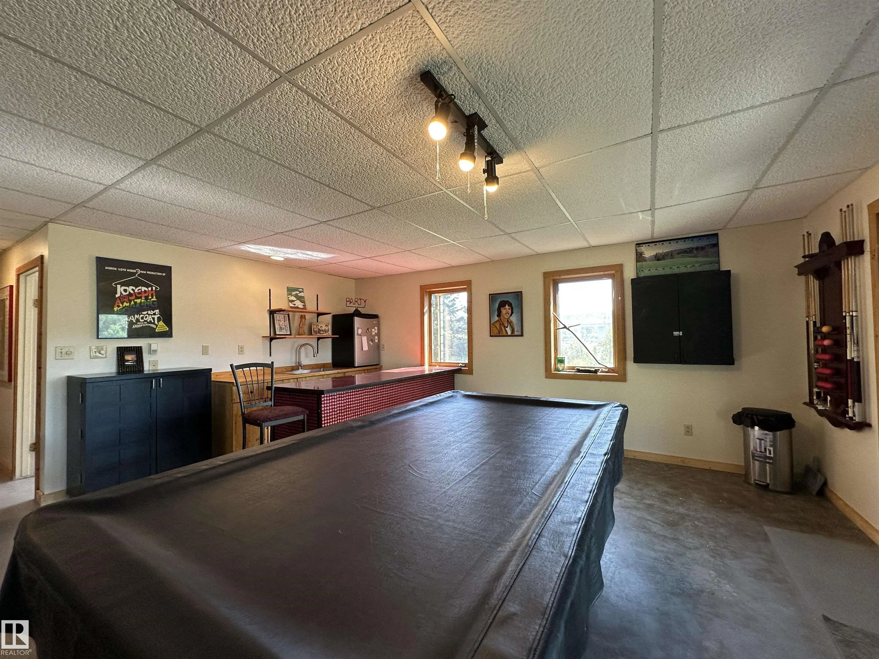 17401 Victoria Trail