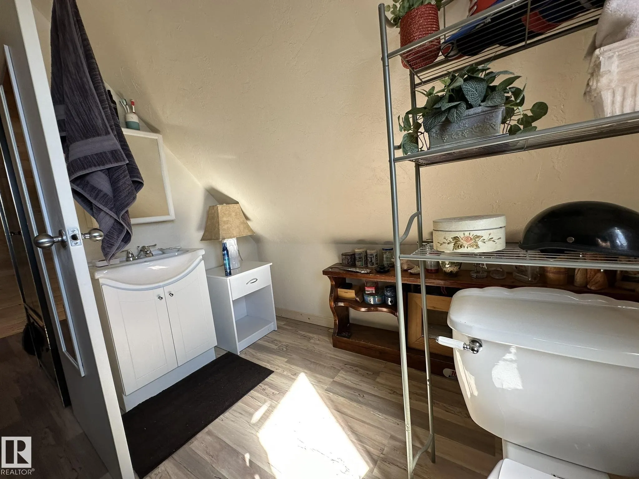 17401 Victoria Trail
