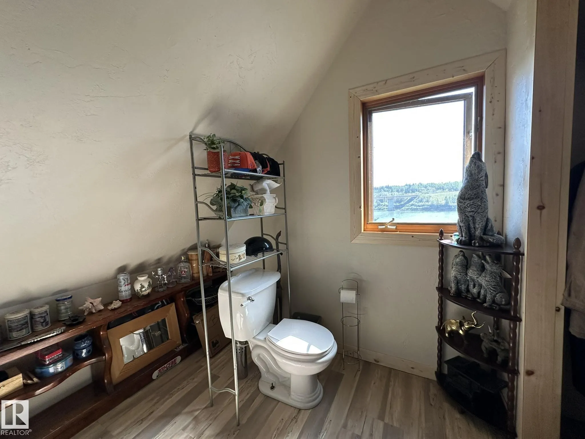 17401 Victoria Trail
