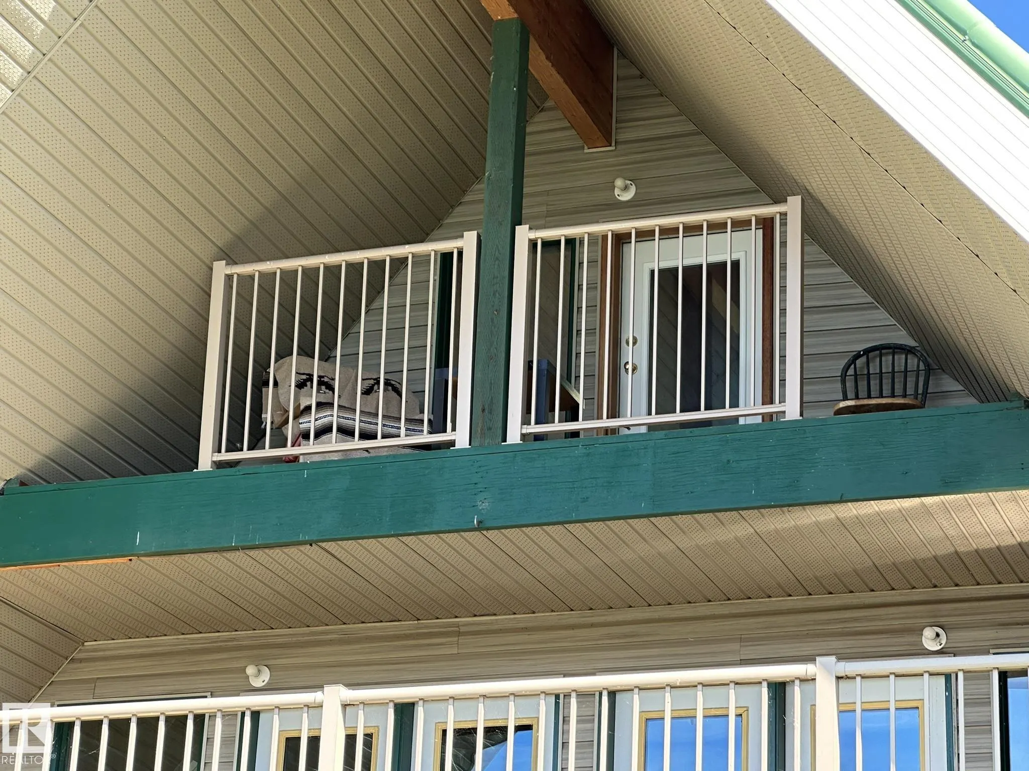 17401 Victoria Trail