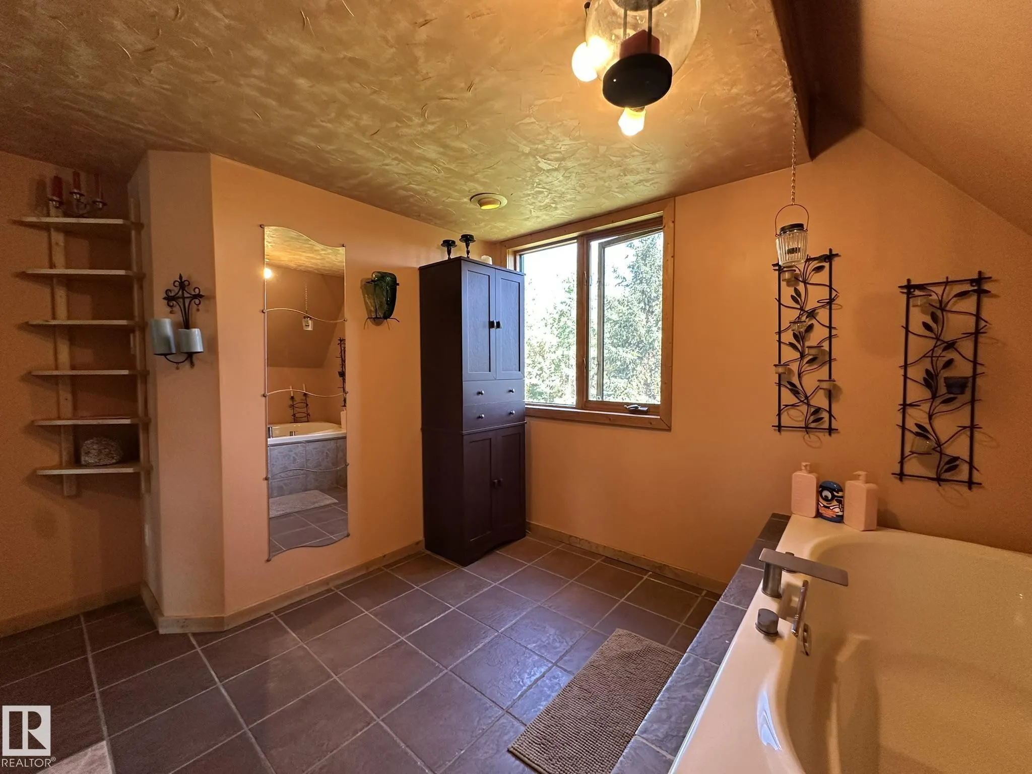 17401 Victoria Trail