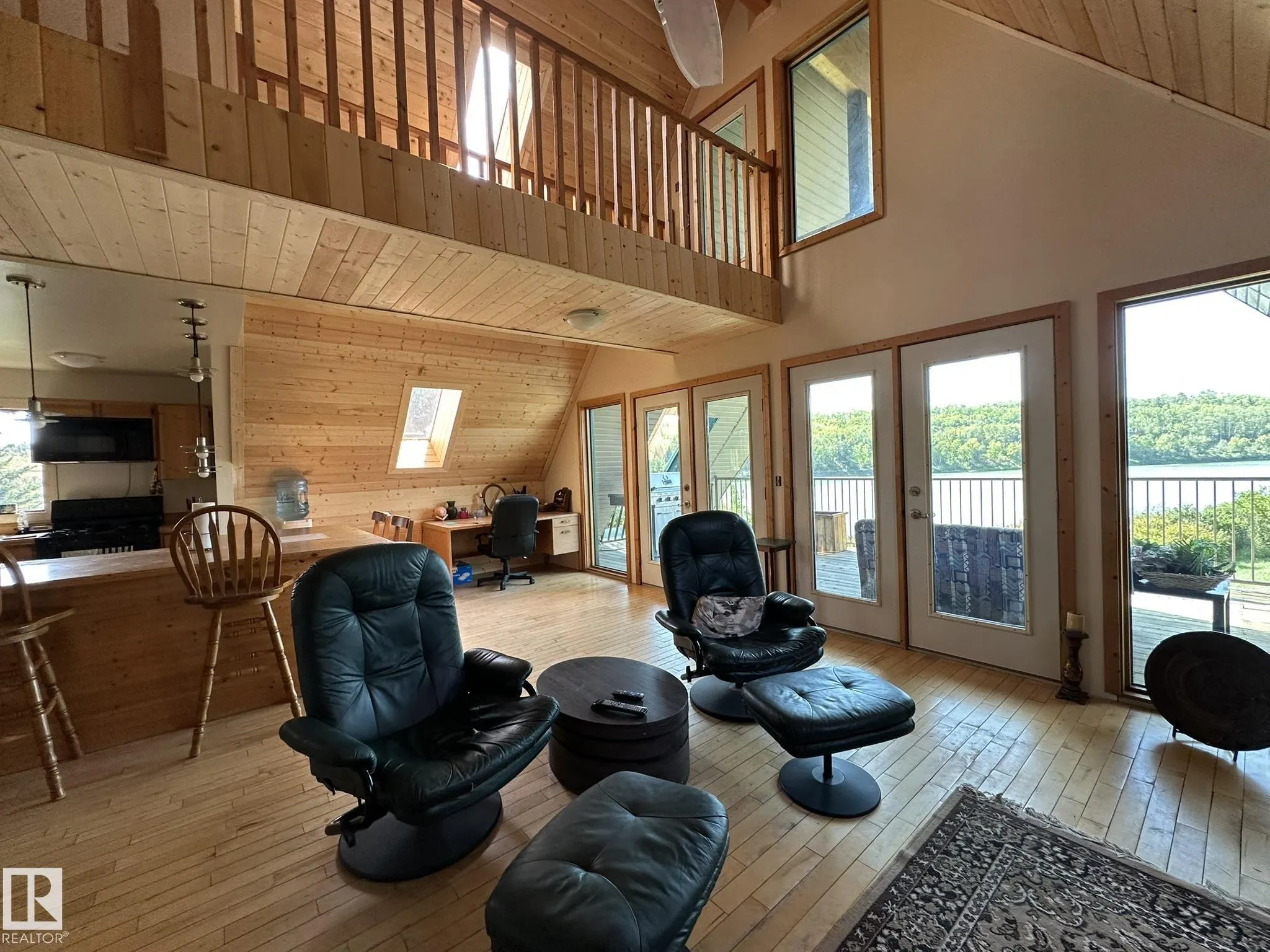 17401 Victoria Trail