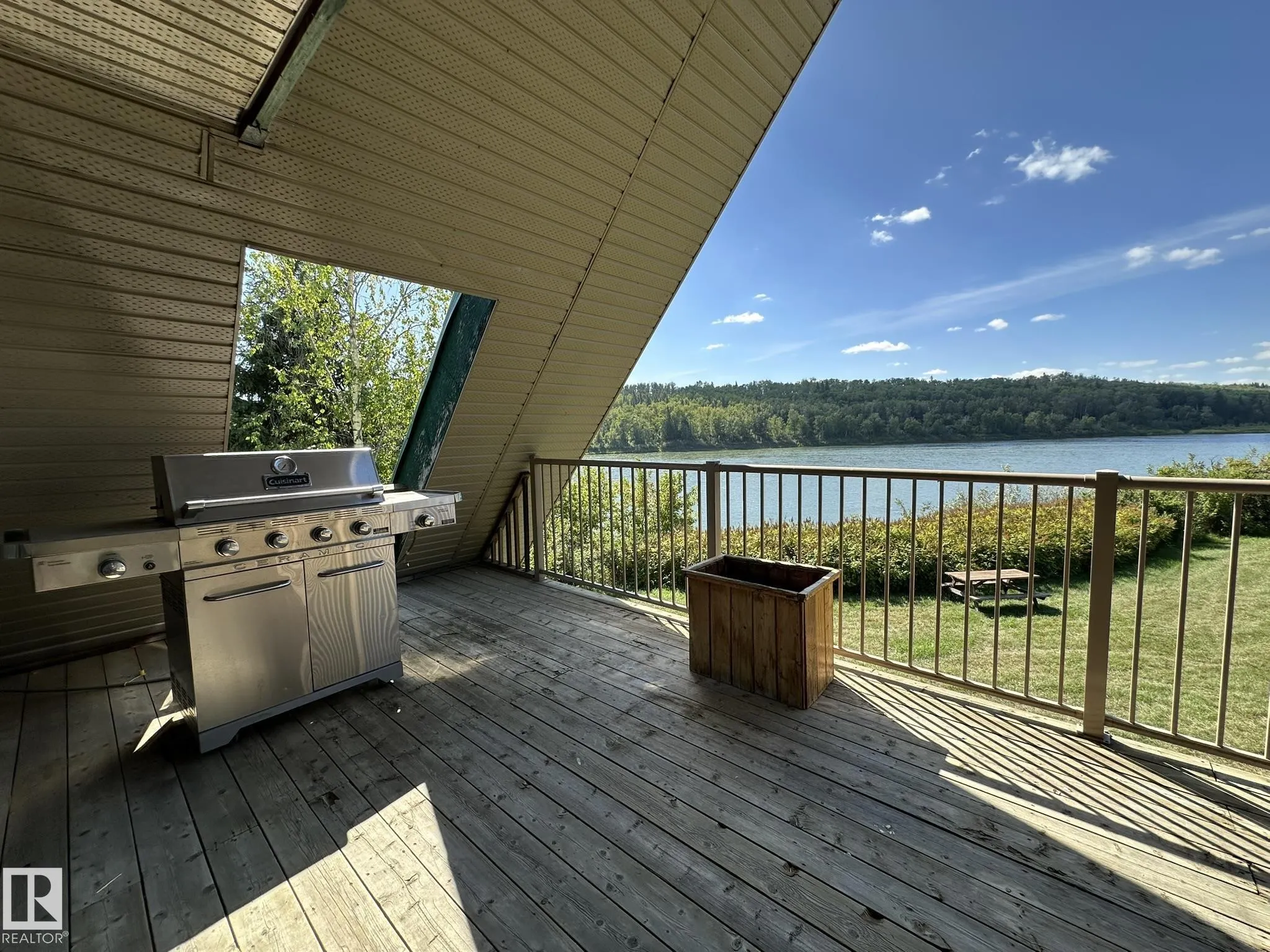 17401 Victoria Trail