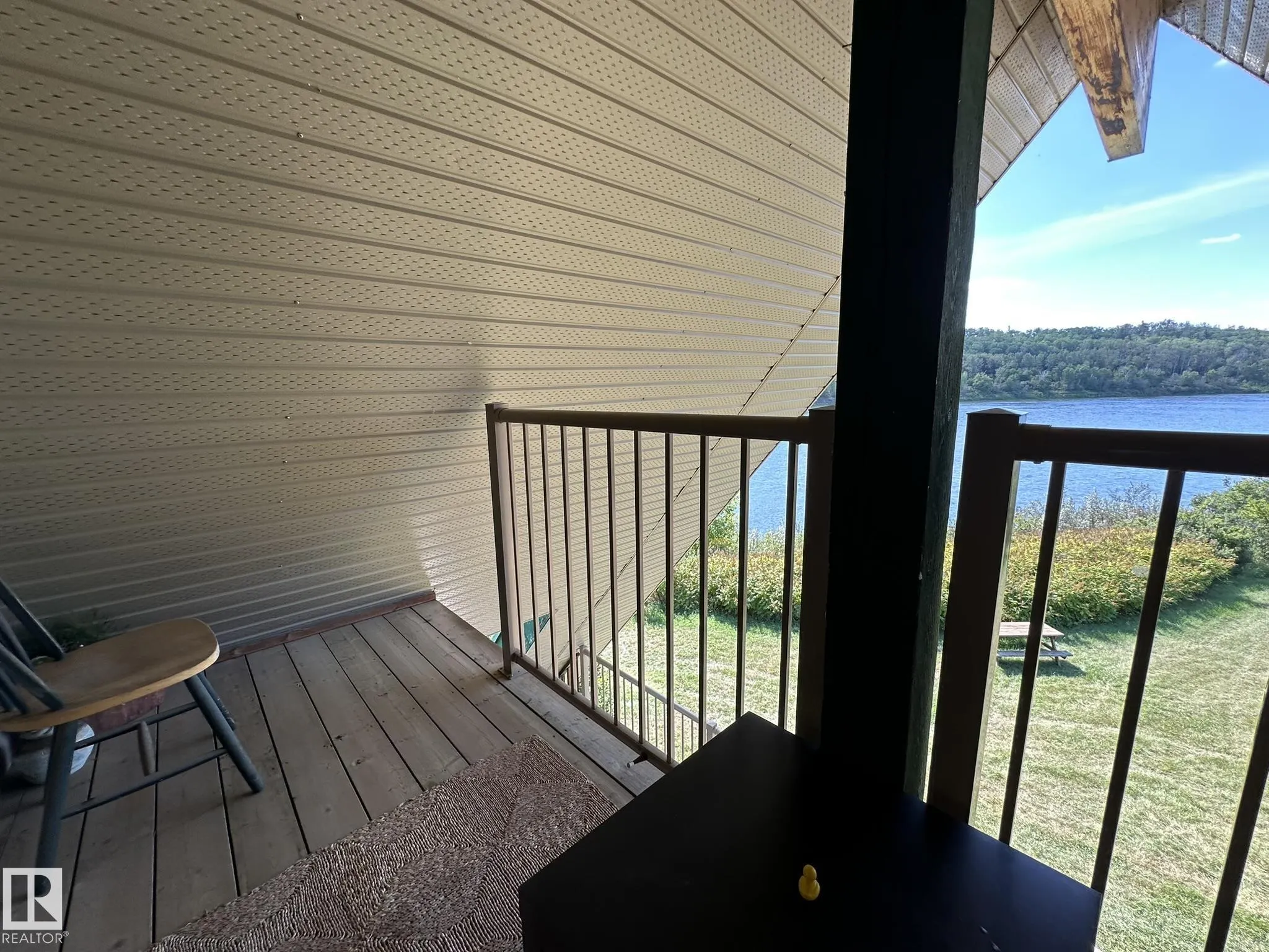 17401 Victoria Trail