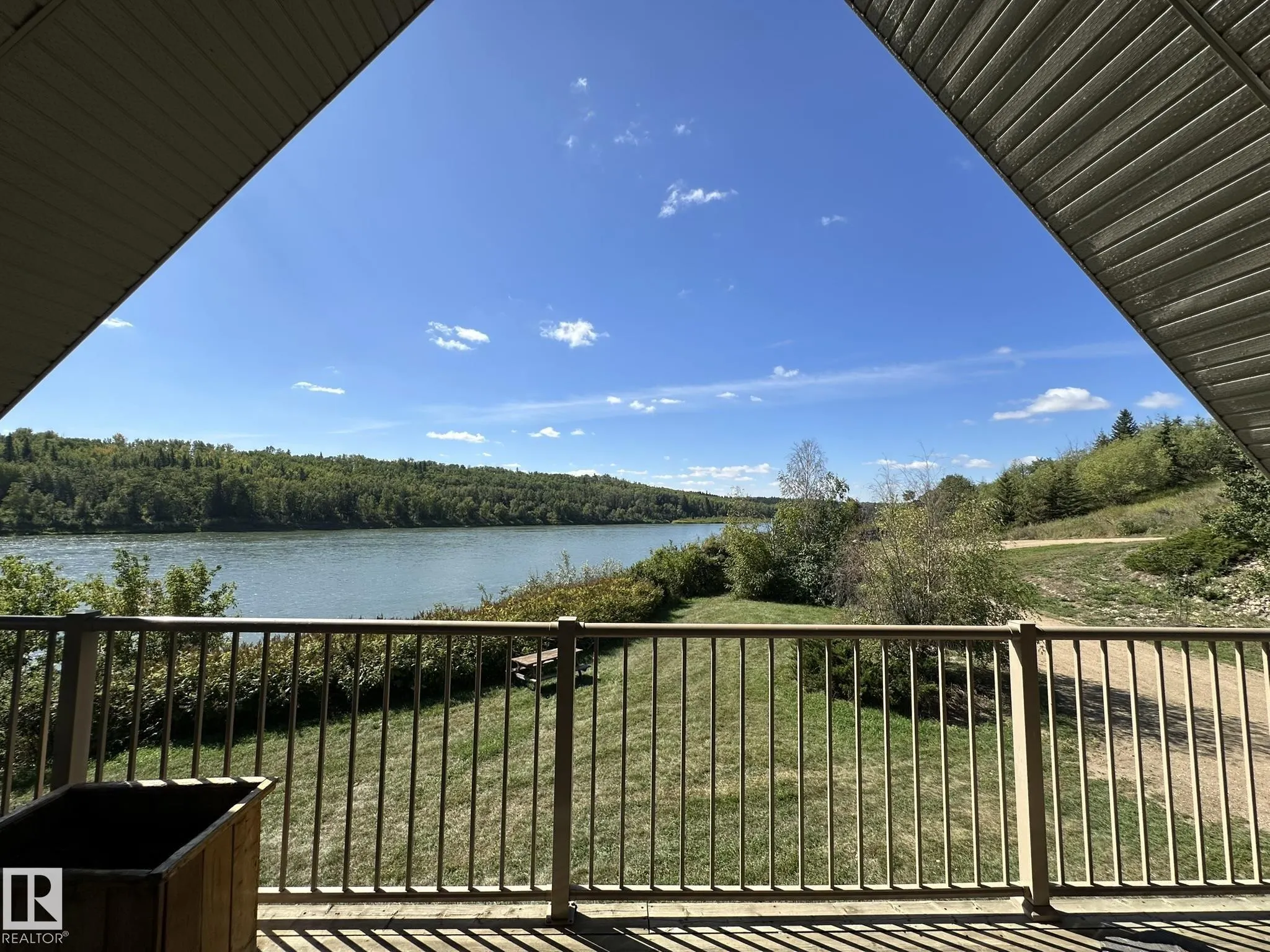 17401 Victoria Trail