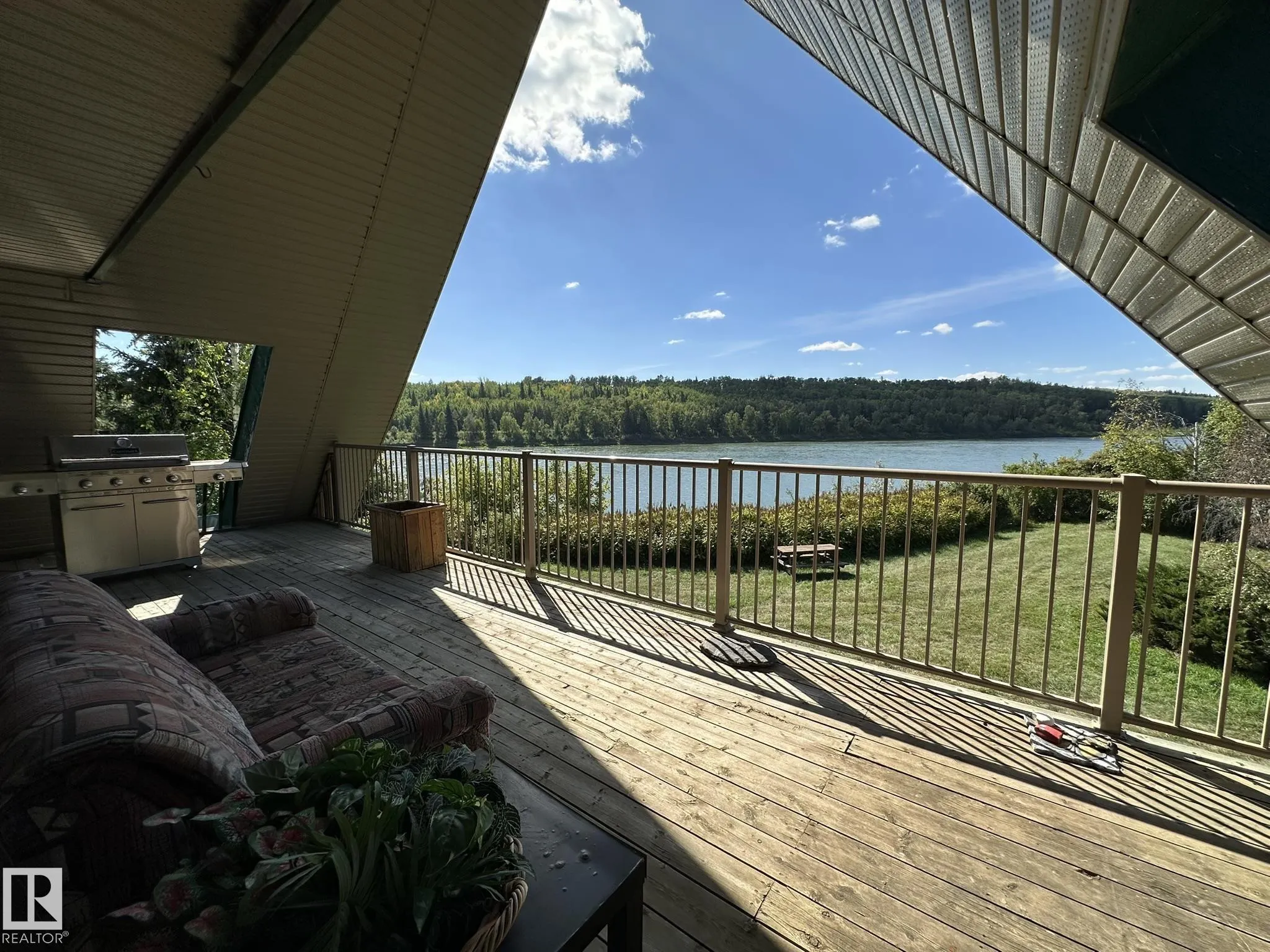 17401 Victoria Trail