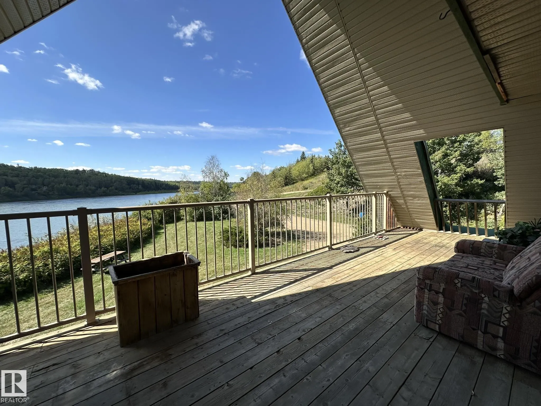 17401 Victoria Trail