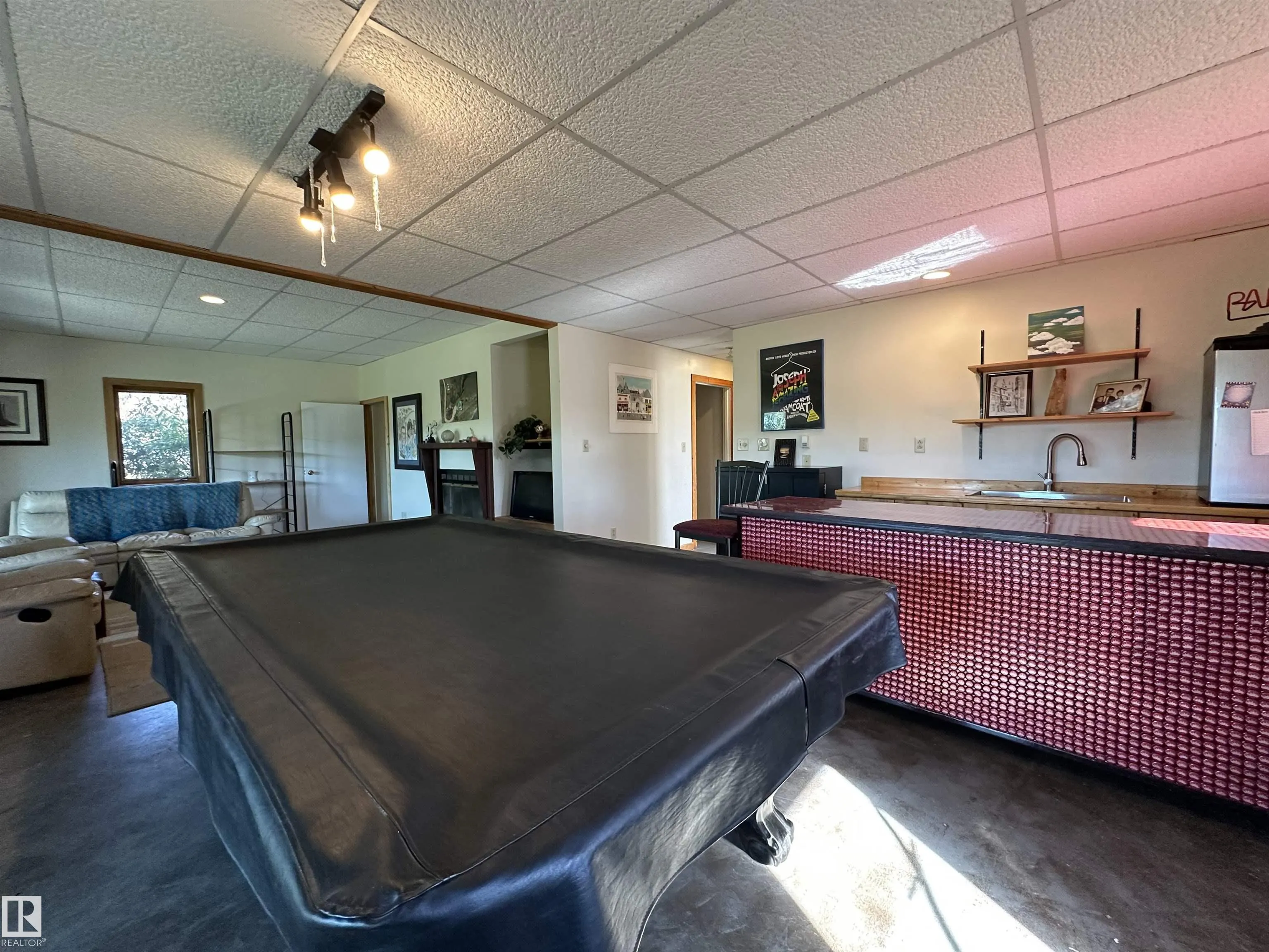 17401 Victoria Trail