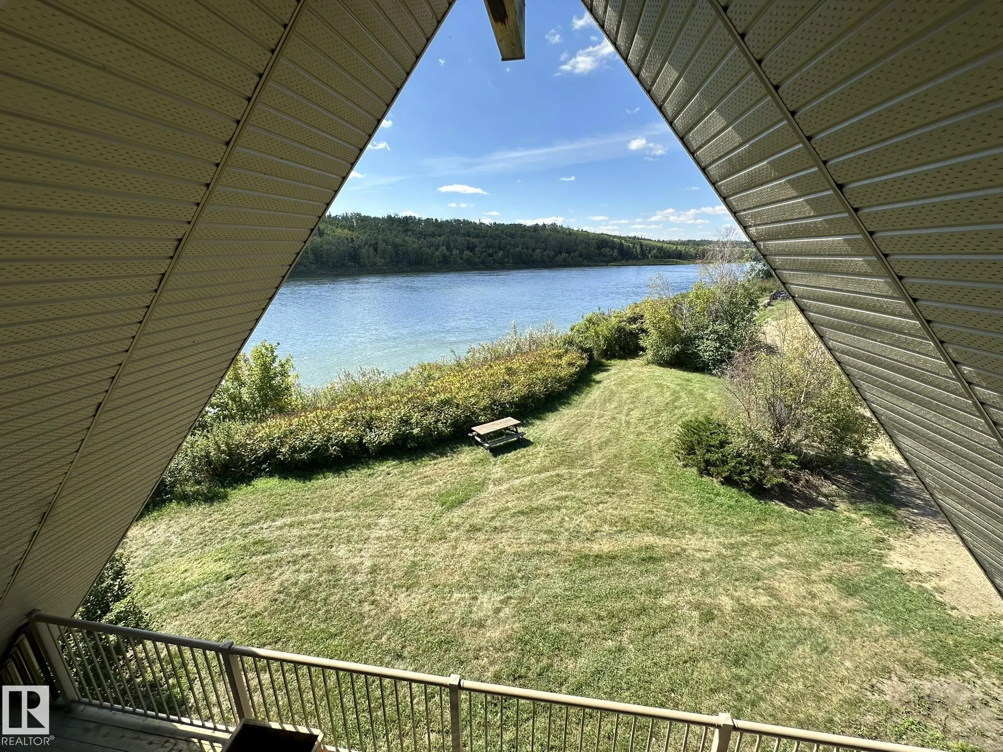 17401 Victoria Trail