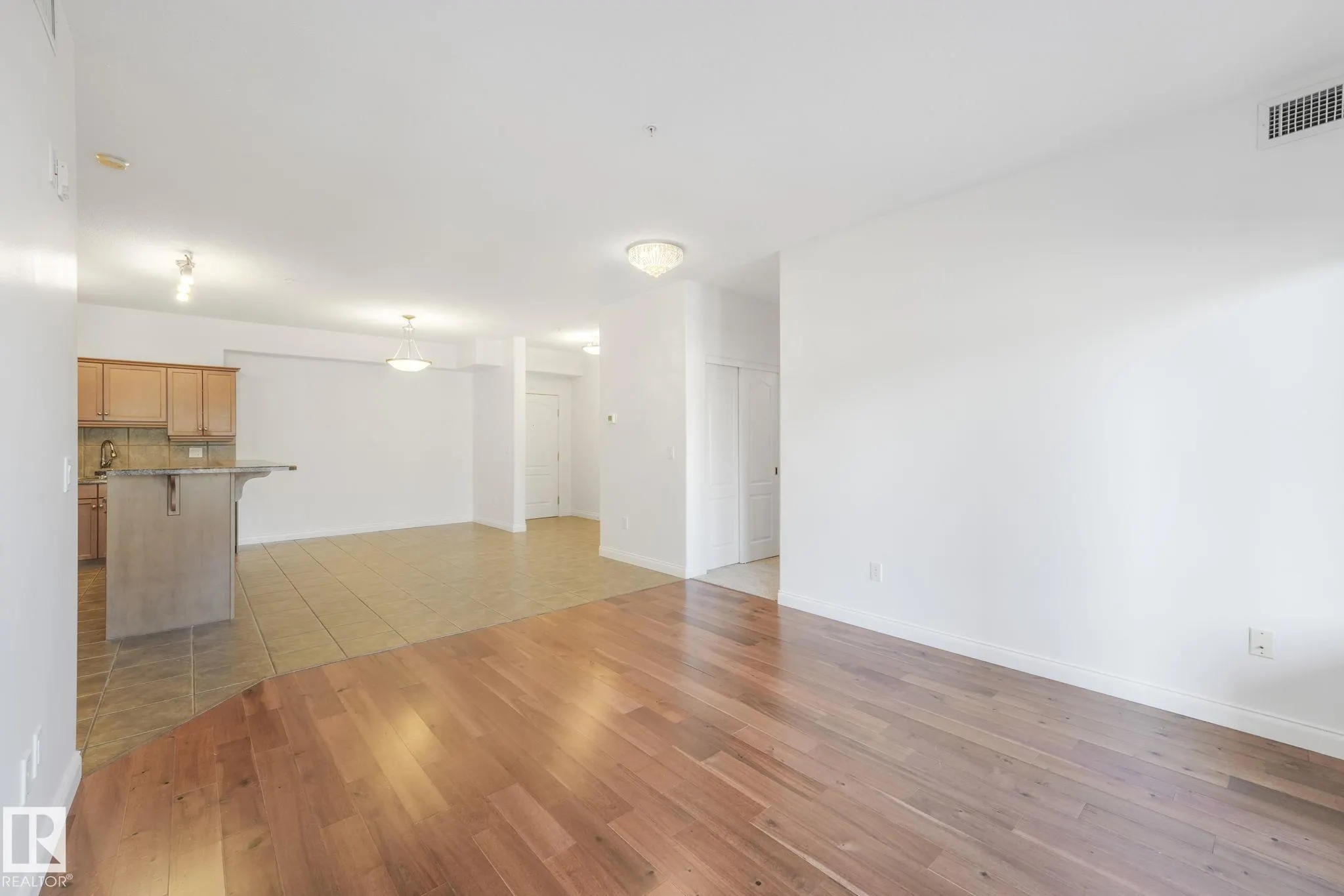 1406 HODGSON Way
