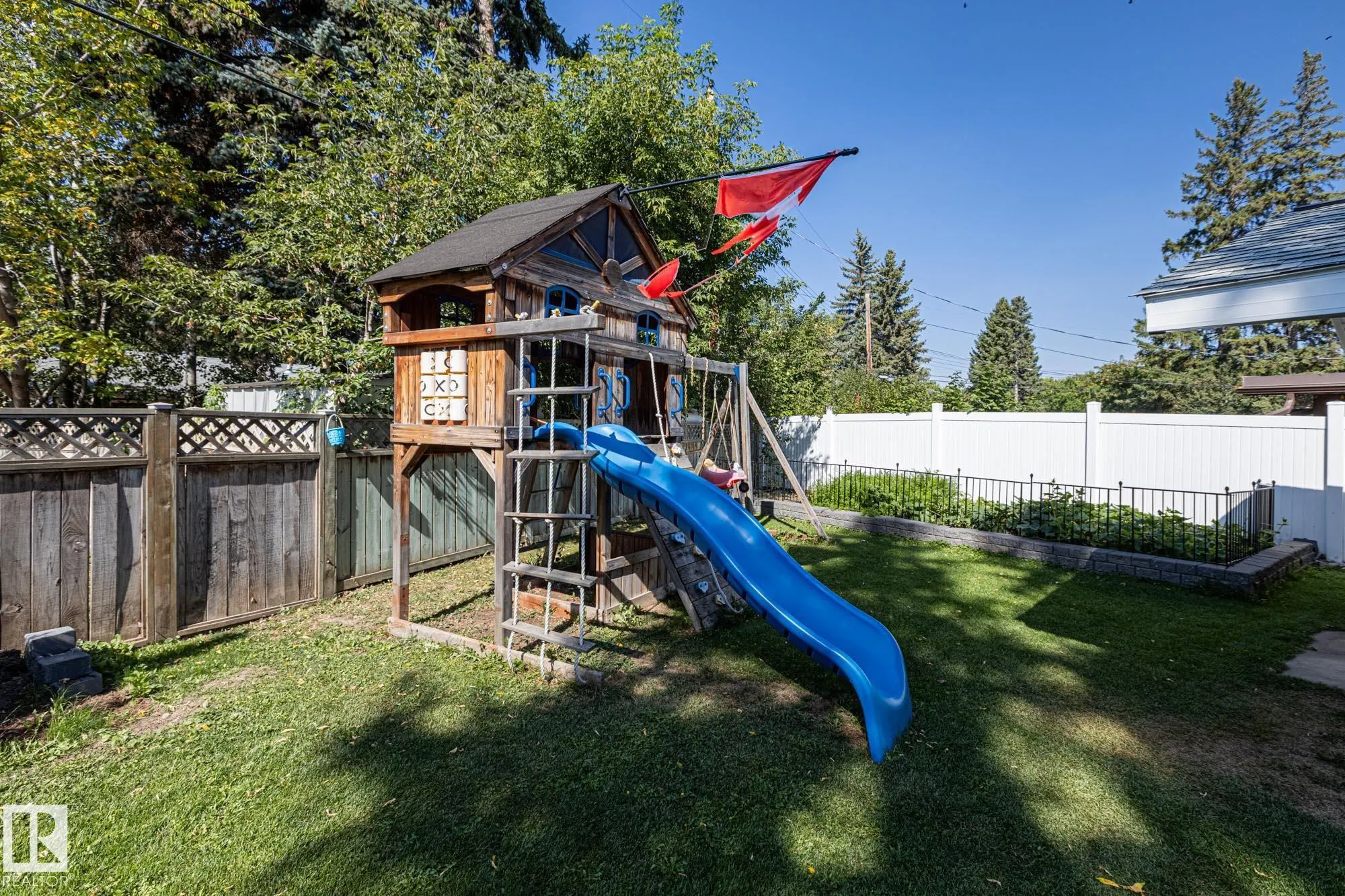 13 GRANTHAM Place