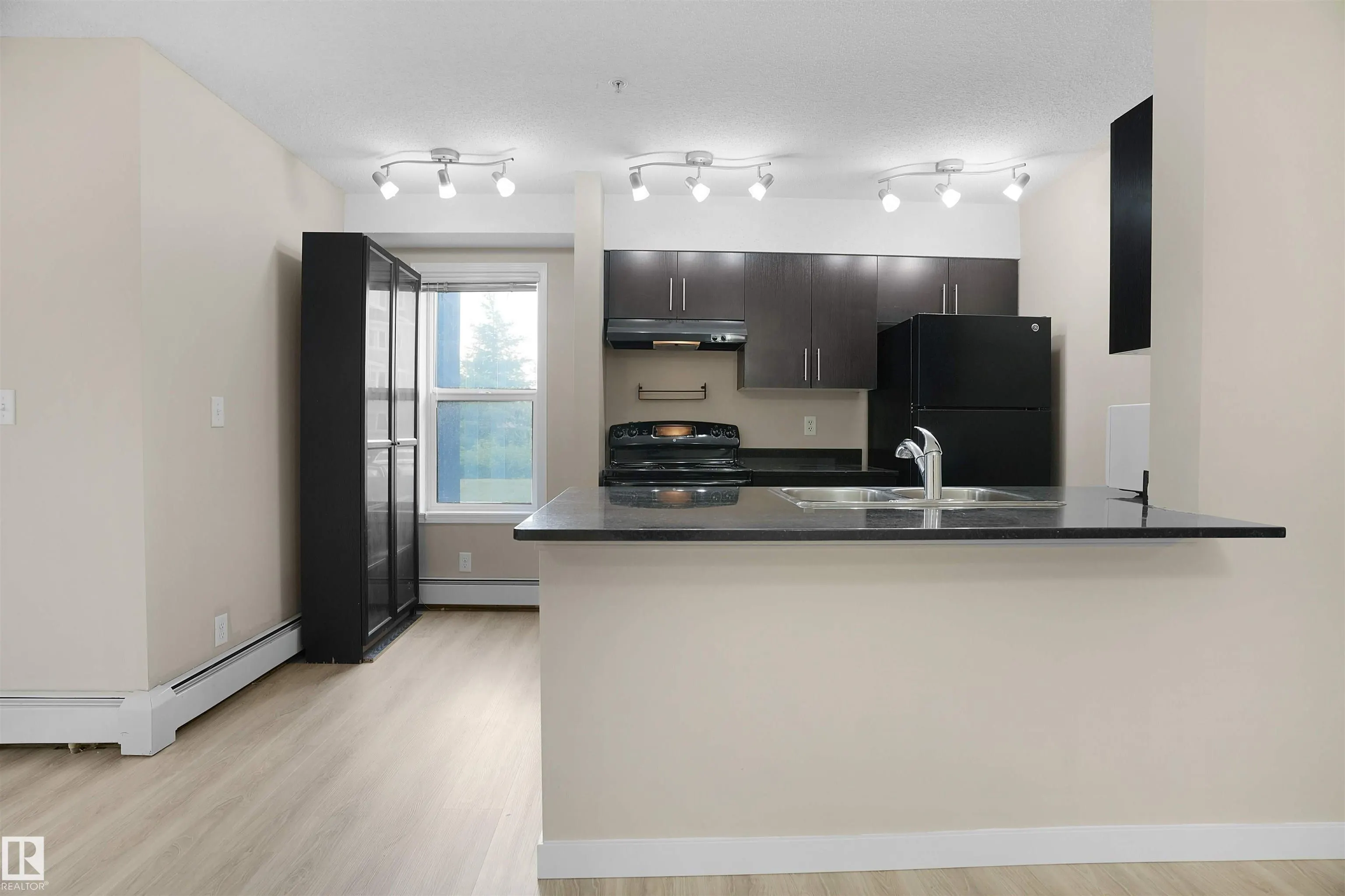 530 WATT Boulevard