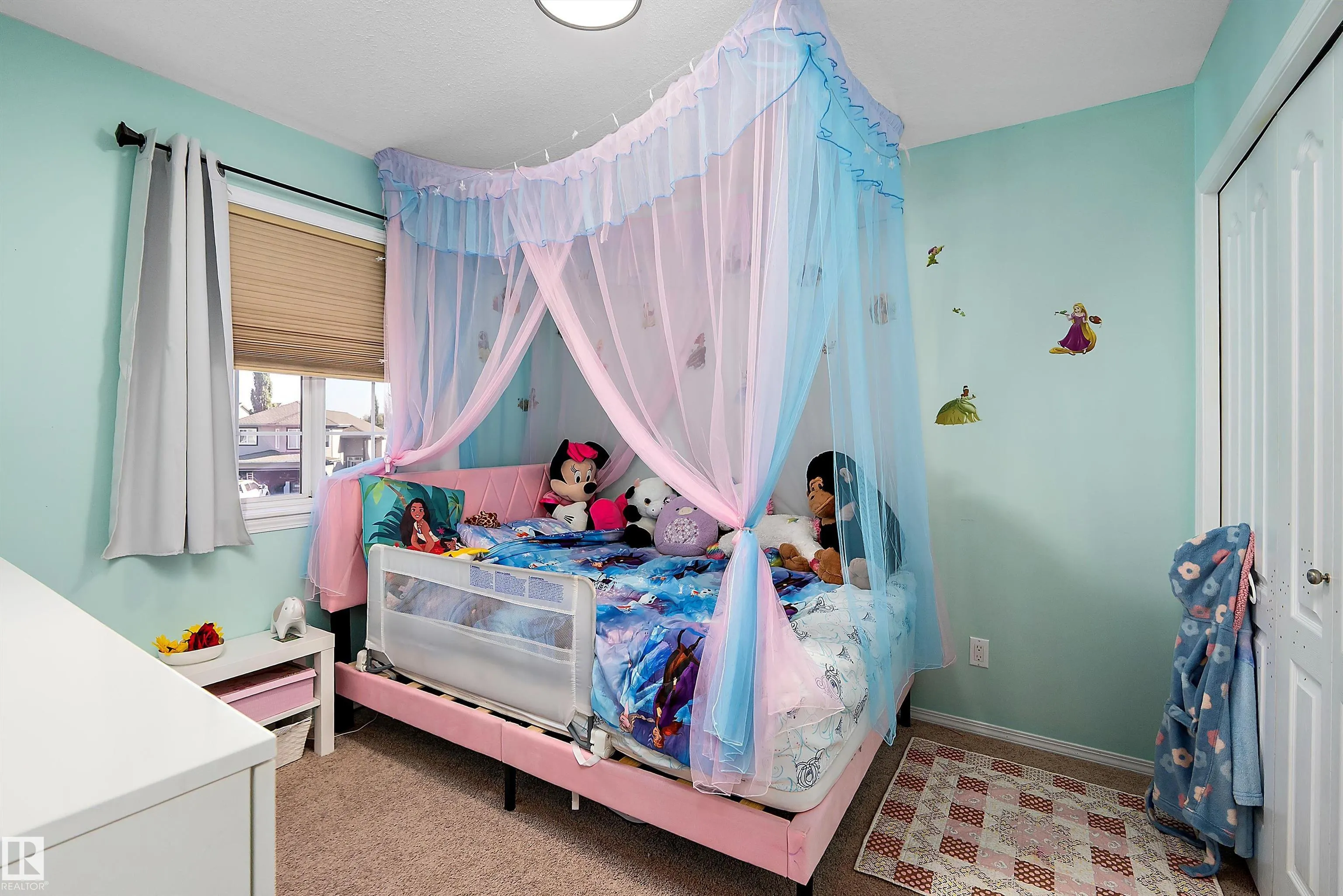 143 Acacia Circle