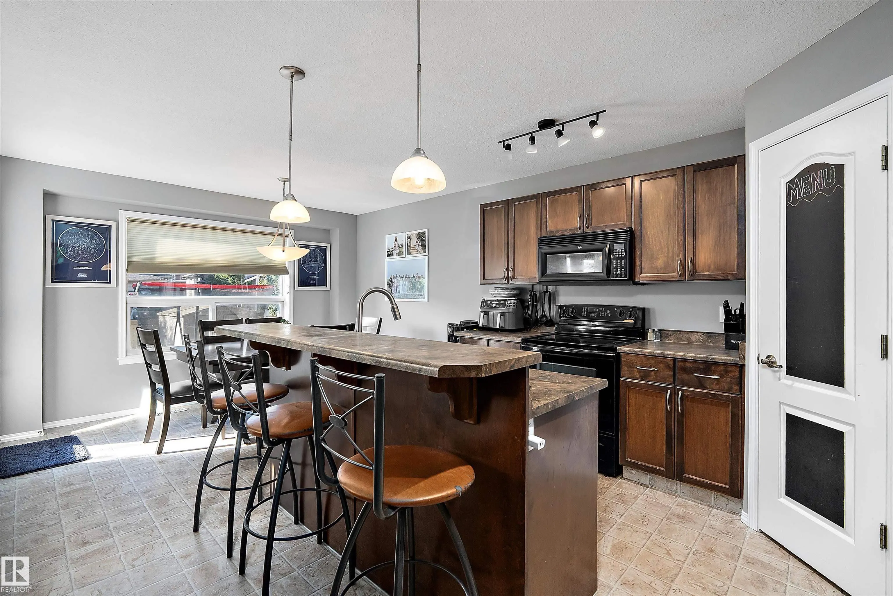 143 Acacia Circle