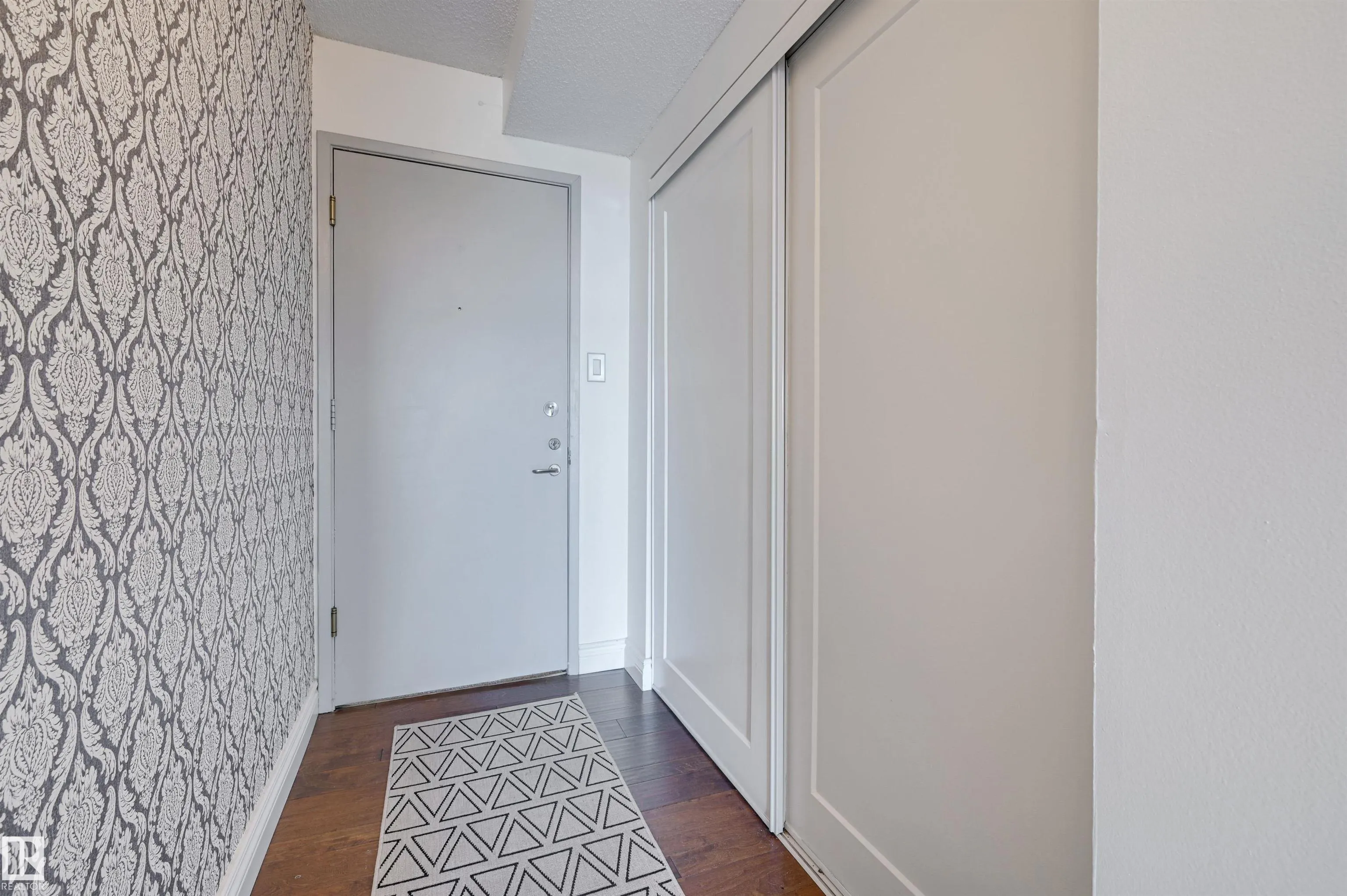 10140 120 Street
