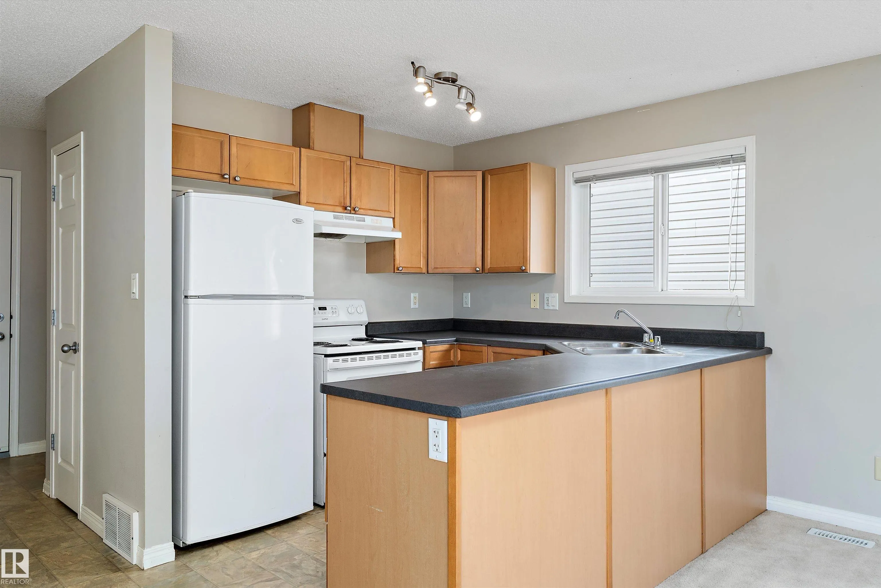 130 HYNDMAN Crescent
