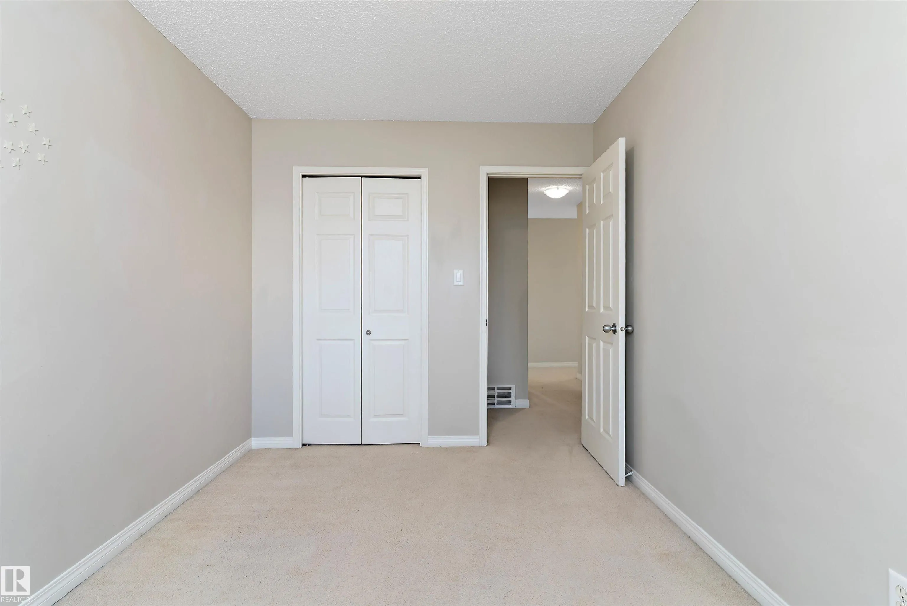 130 HYNDMAN Crescent