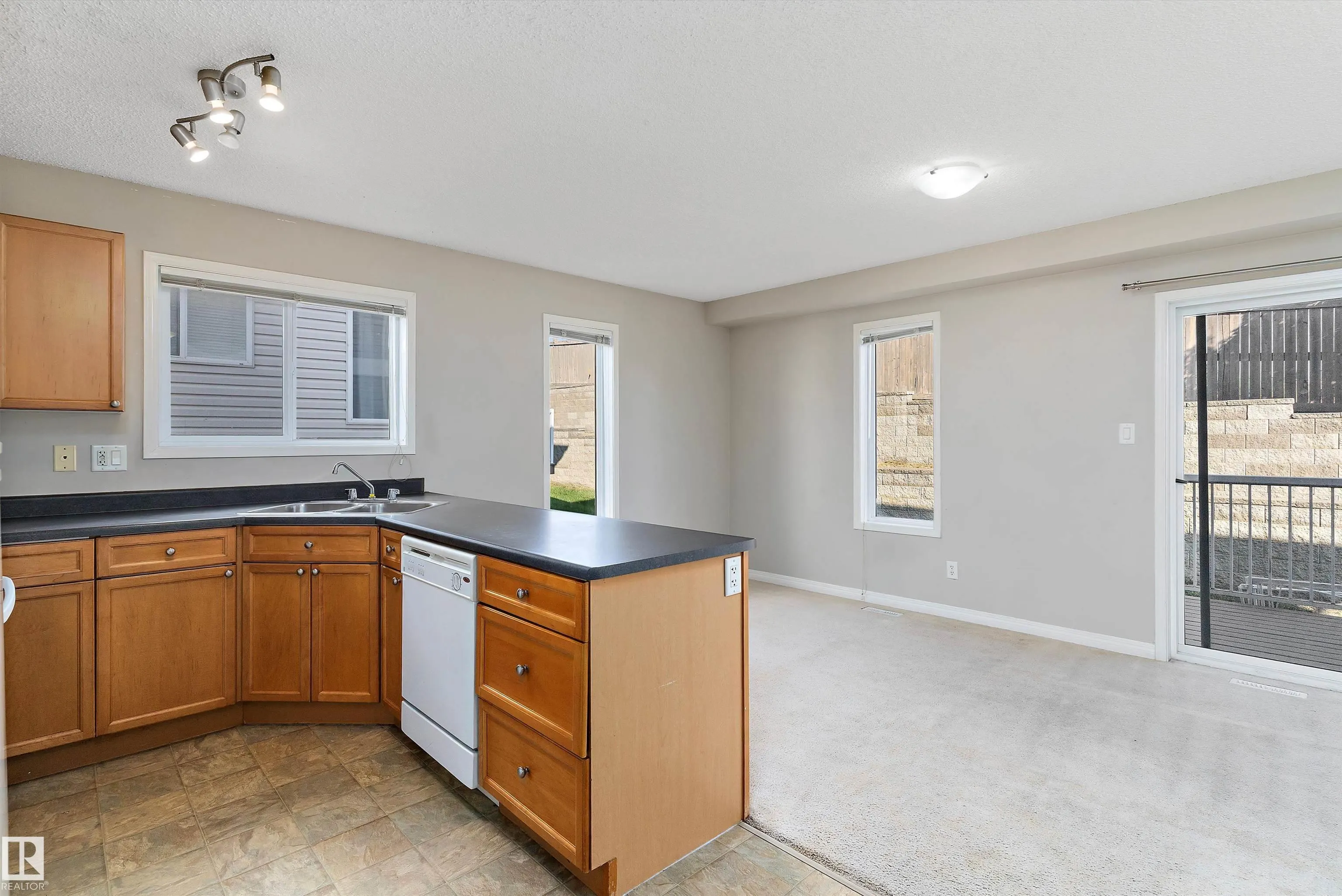 130 HYNDMAN Crescent