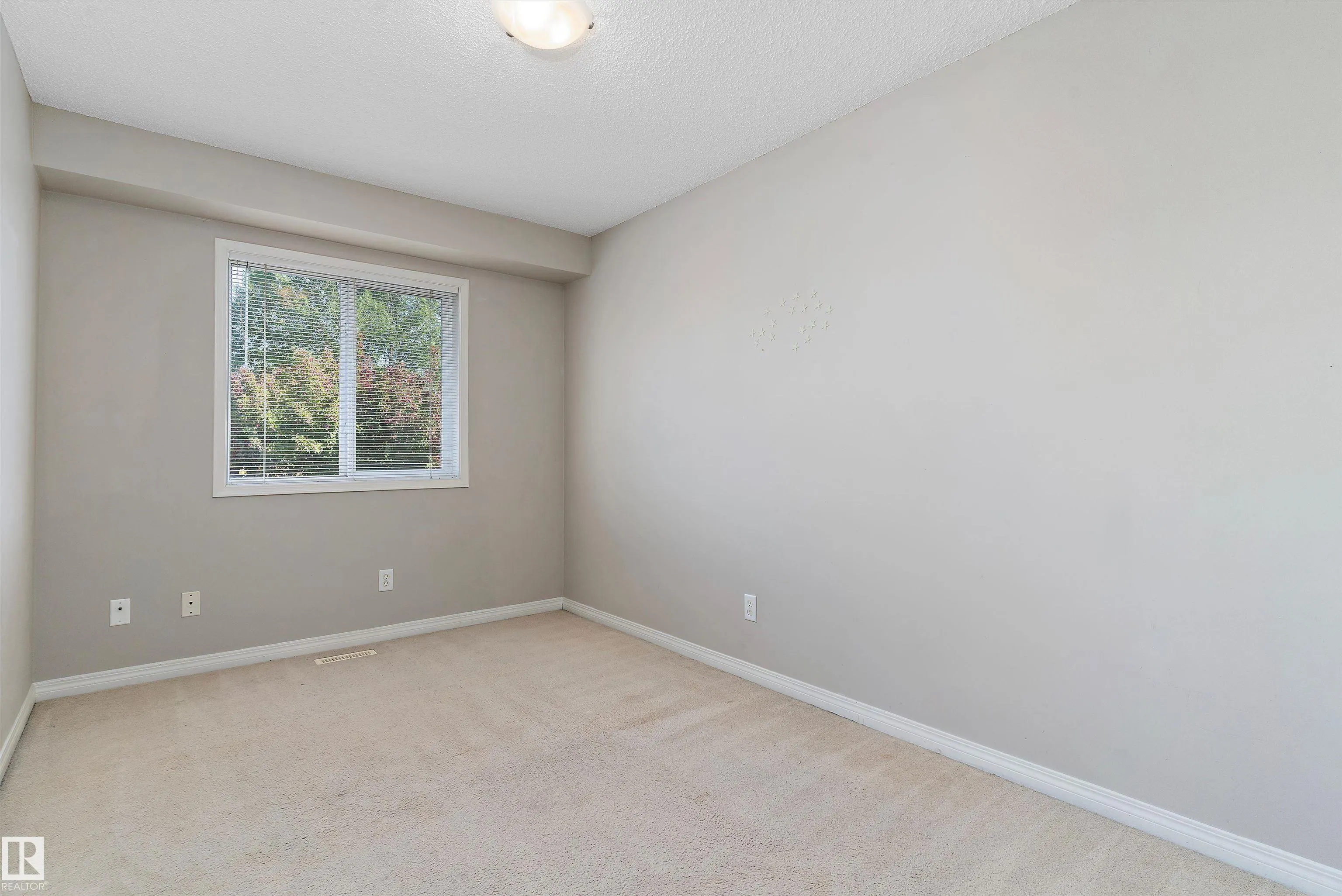 130 HYNDMAN Crescent
