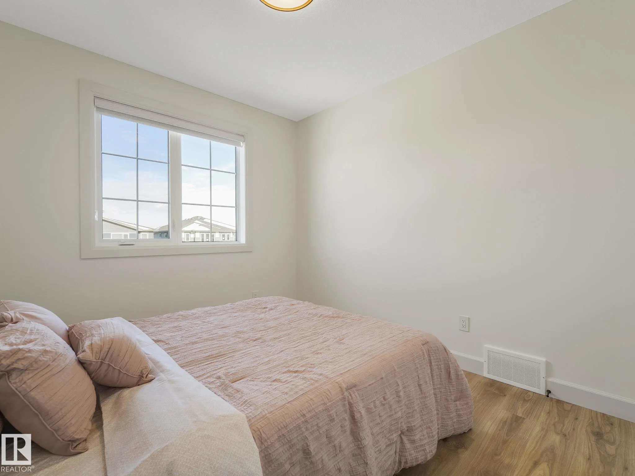 62 FENWYCK Boulevard