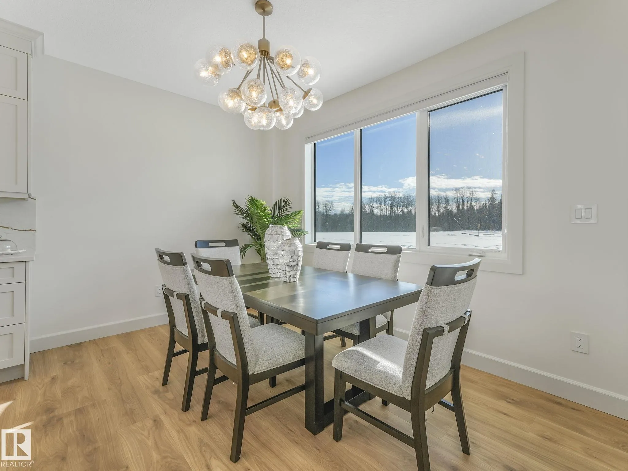 62 FENWYCK Boulevard