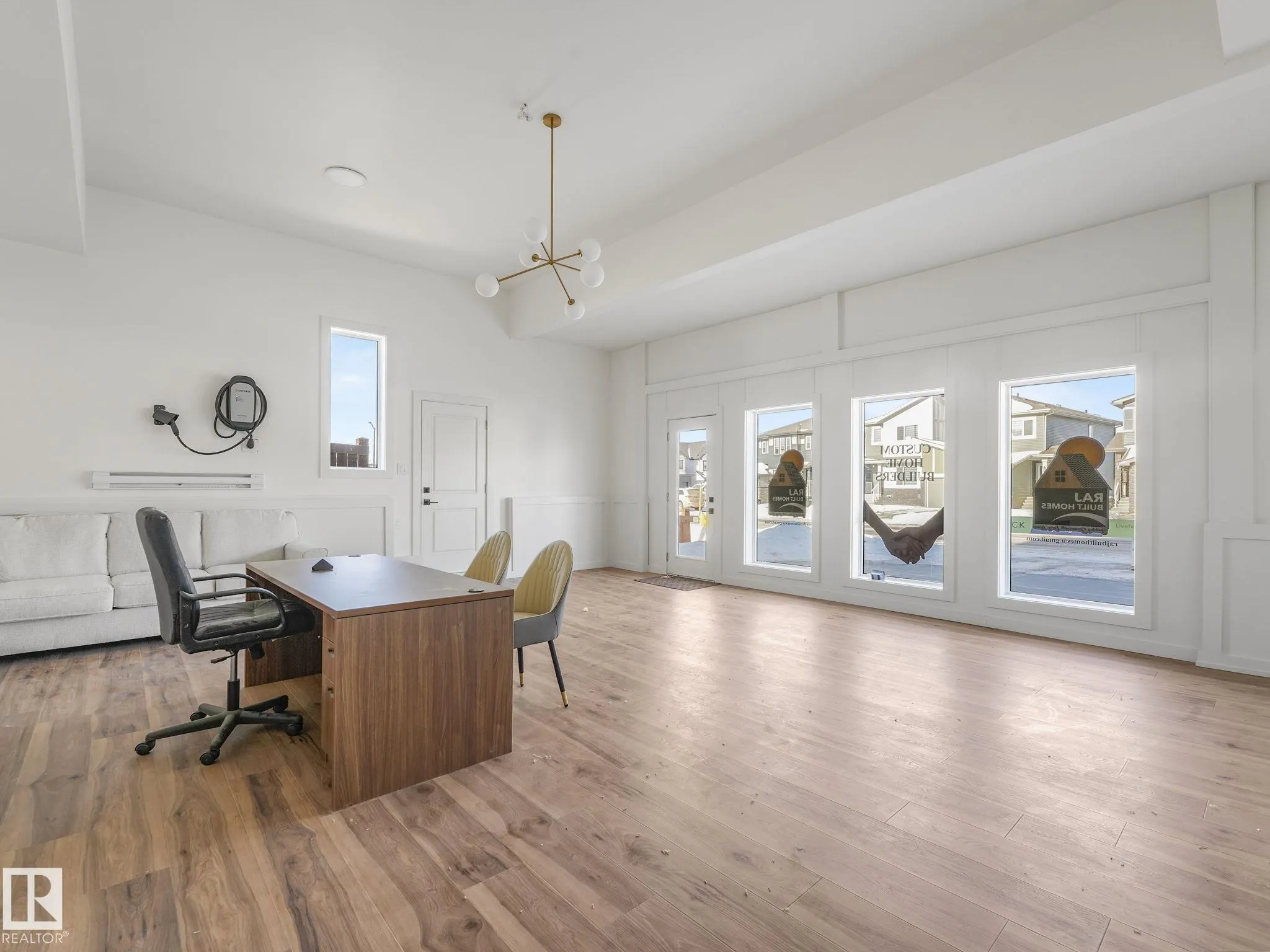 62 FENWYCK Boulevard