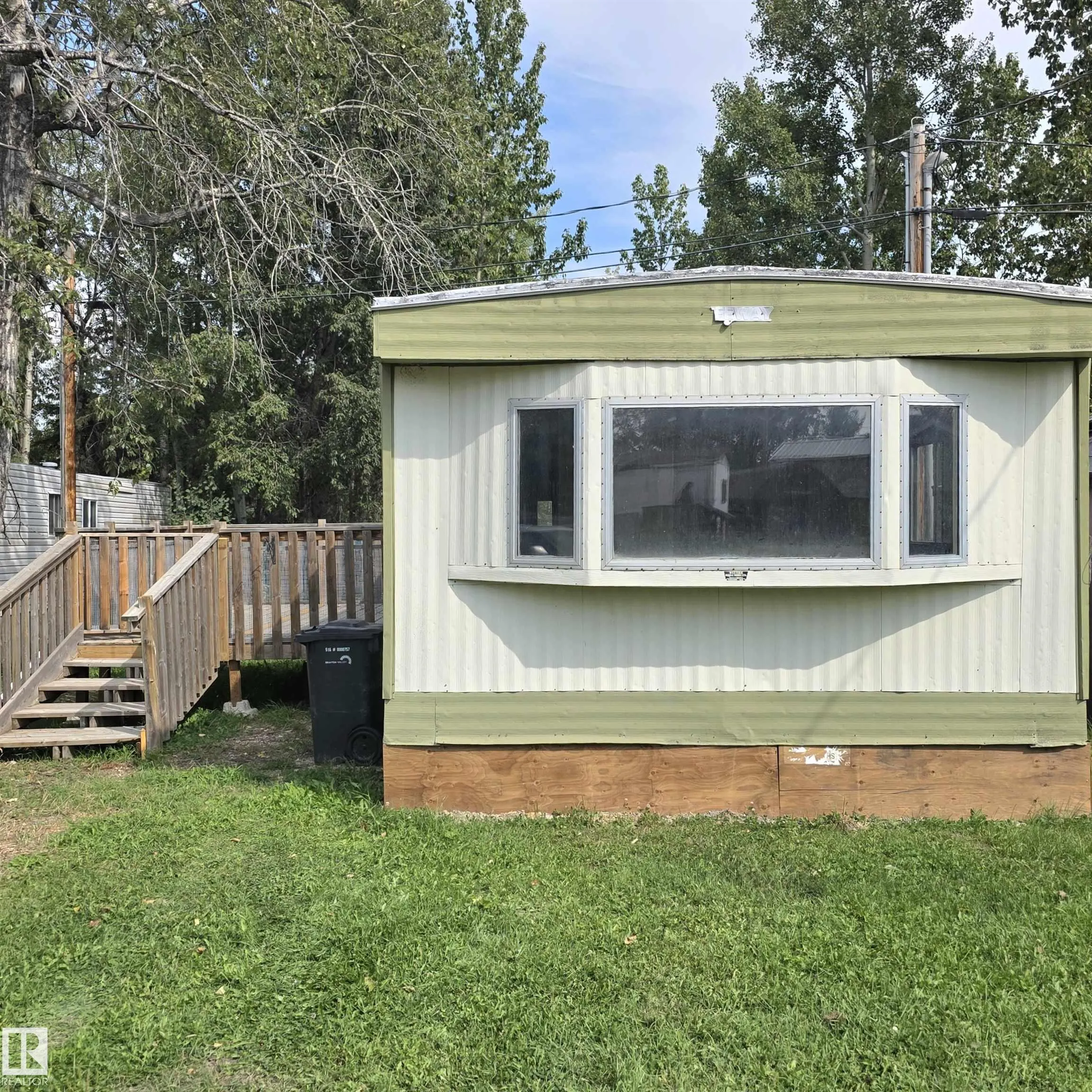#4 5002 56 Avenue