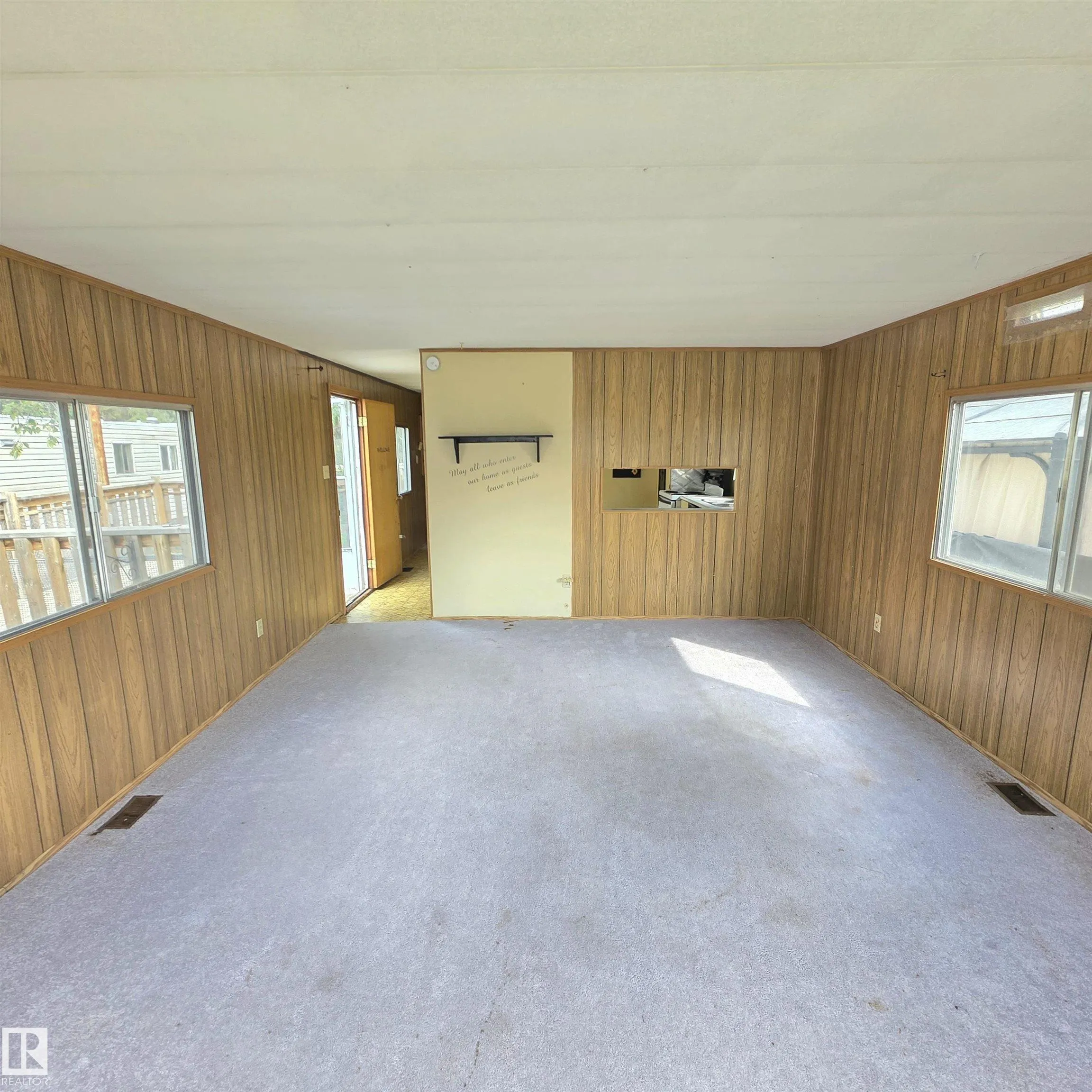 #4 5002 56 Avenue