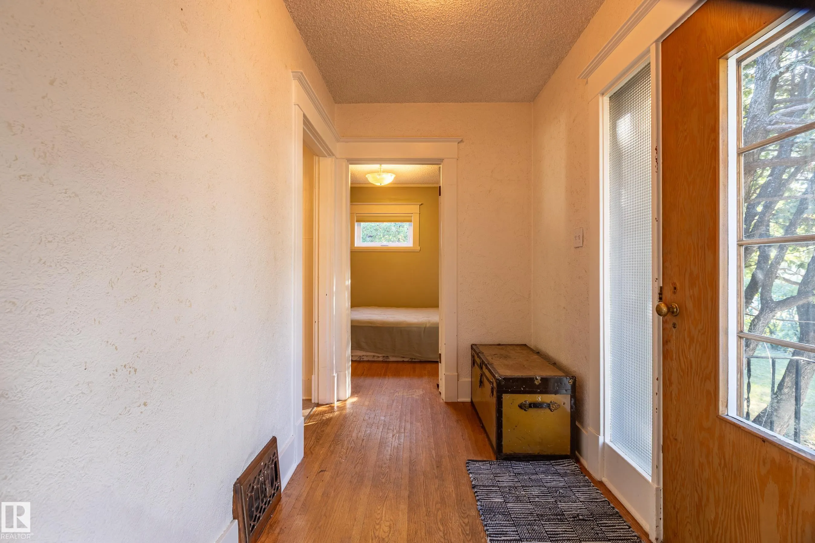 10016 105 Street