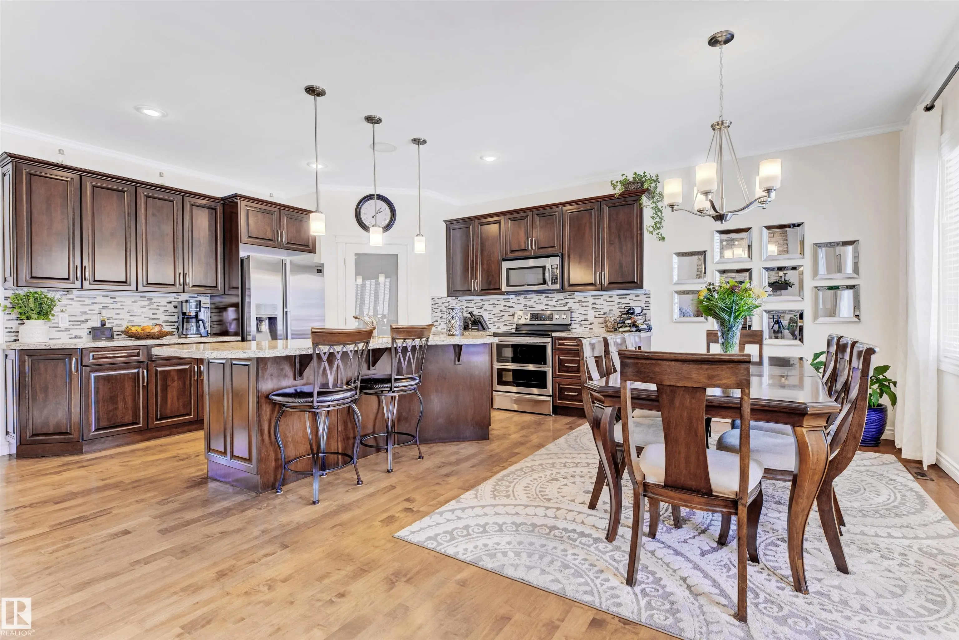 2677 ANDERSON Crescent