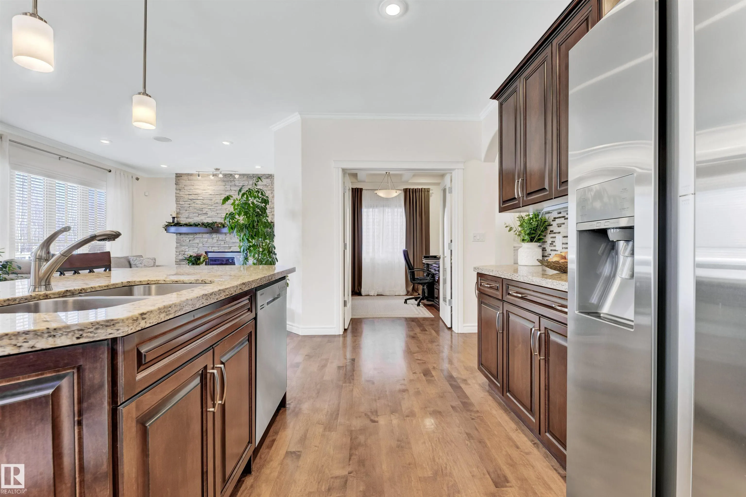 2677 ANDERSON Crescent
