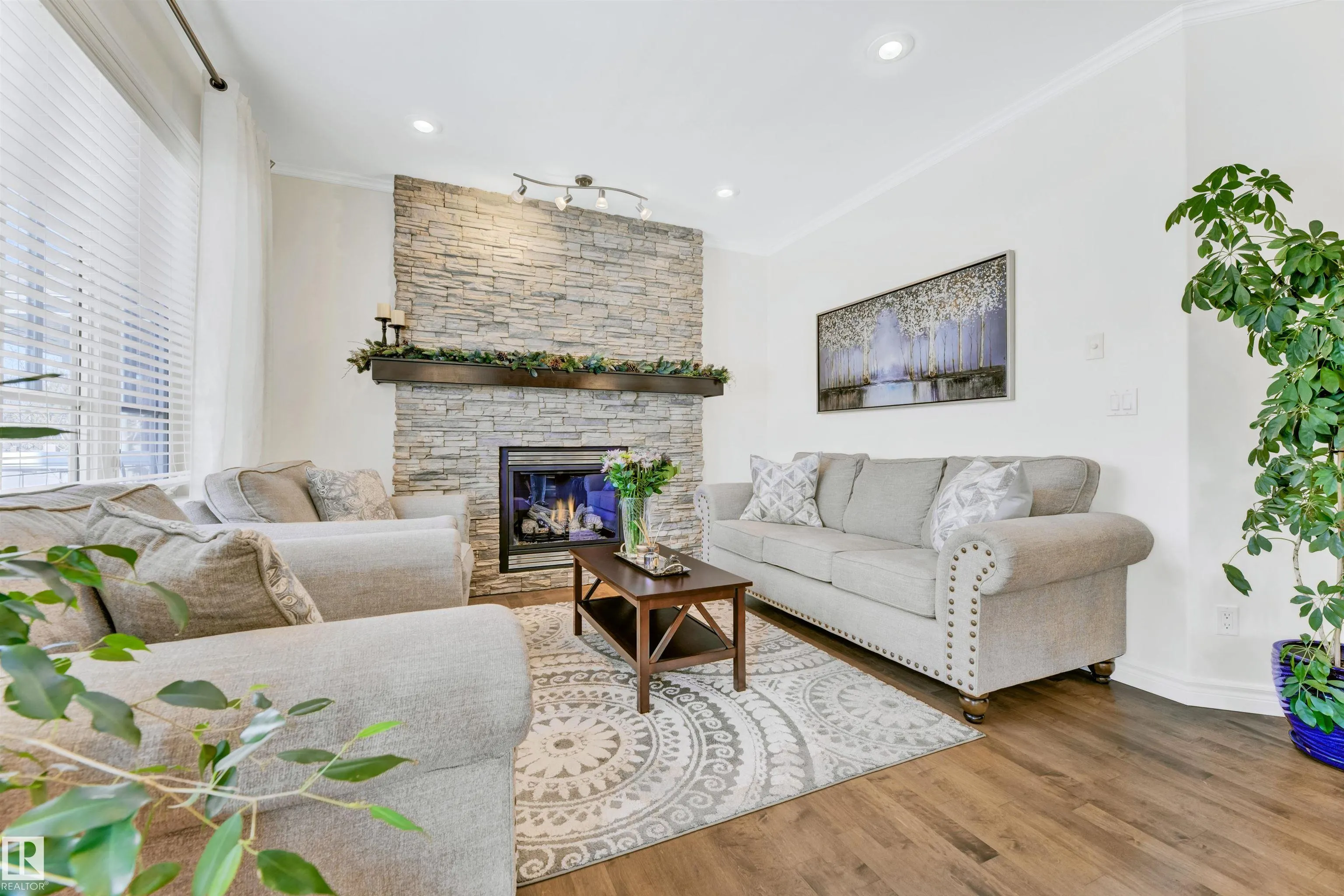 2677 ANDERSON Crescent