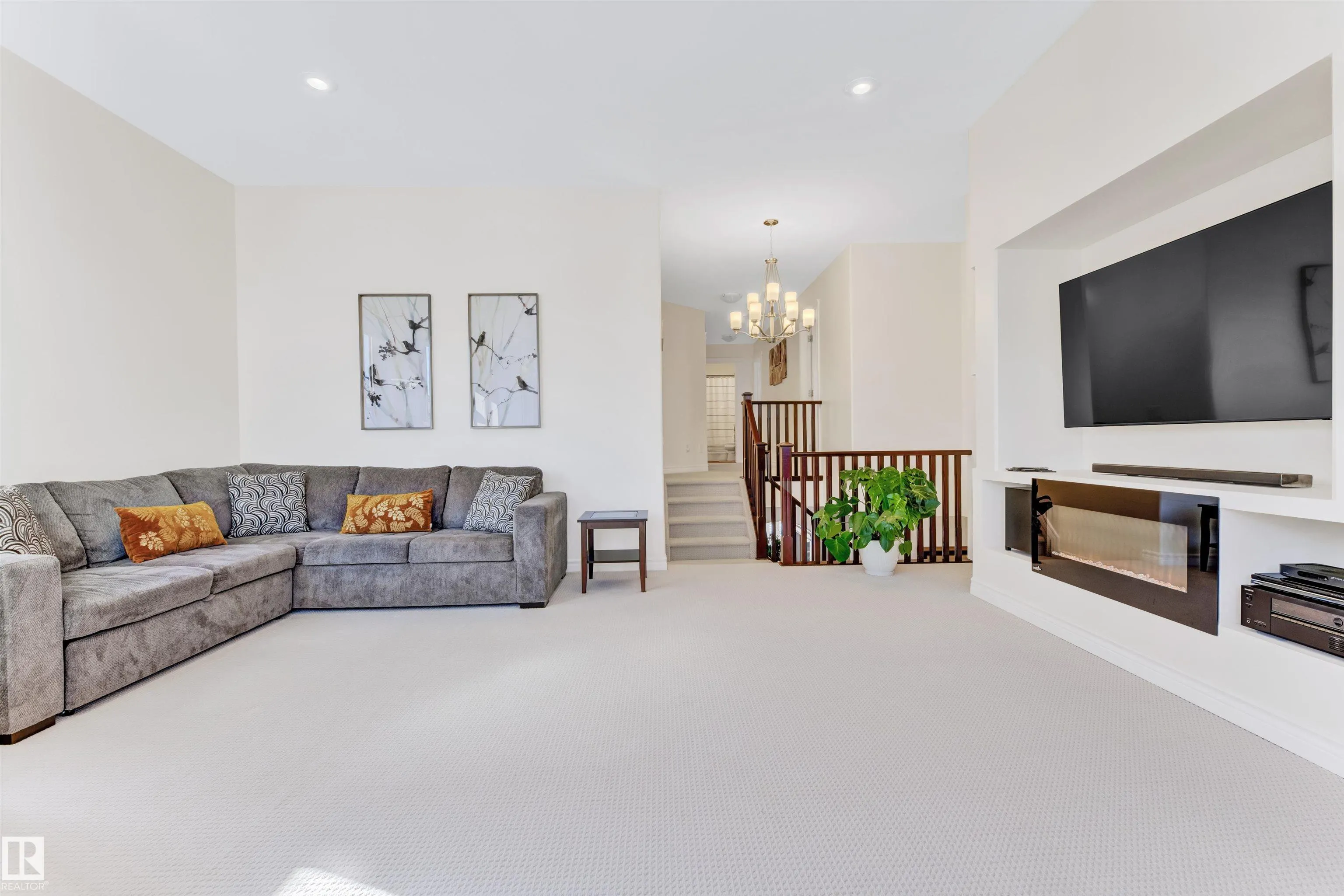 2677 ANDERSON Crescent