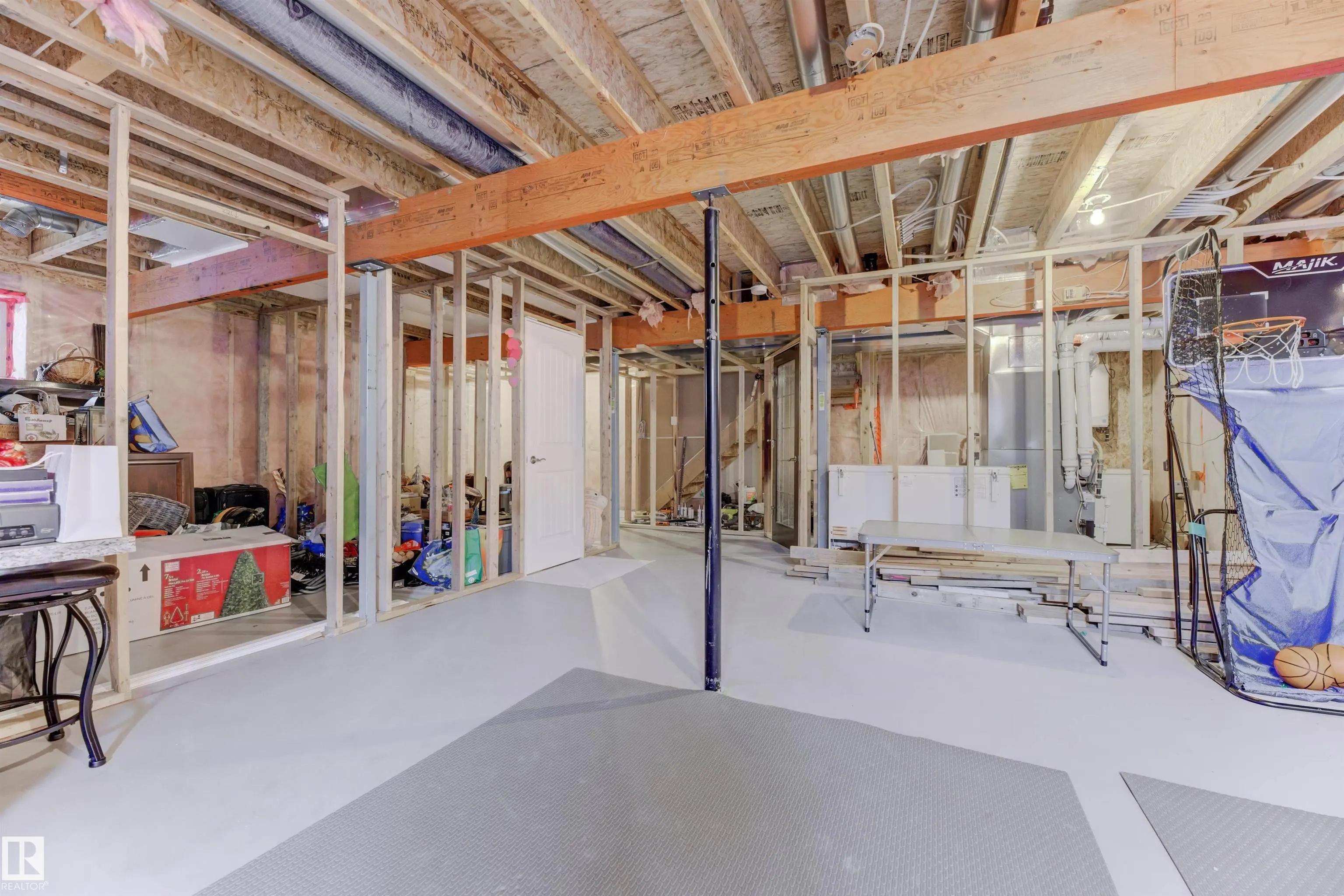 2677 ANDERSON Crescent