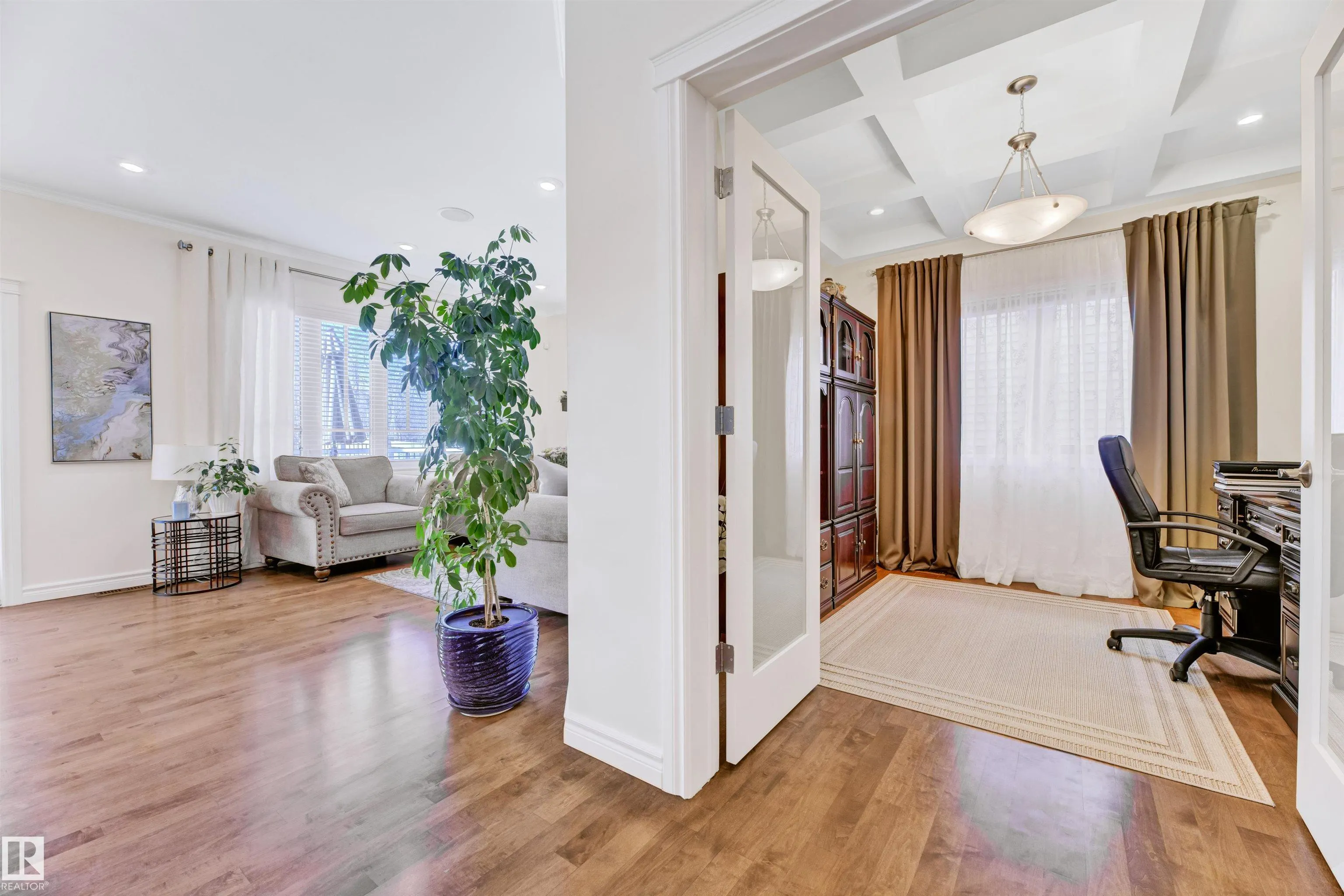 2677 ANDERSON Crescent