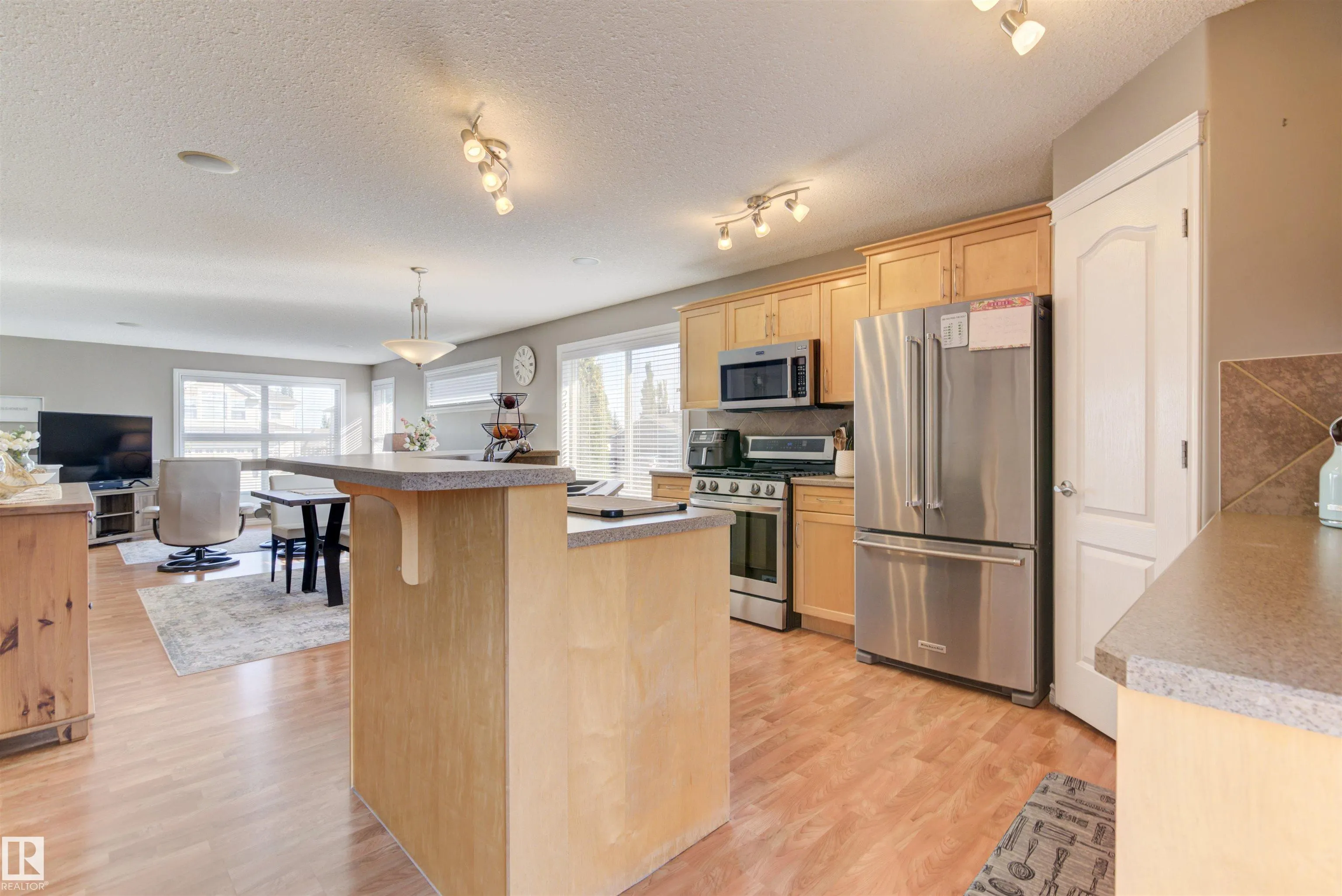 153 Ridgeland Crescent