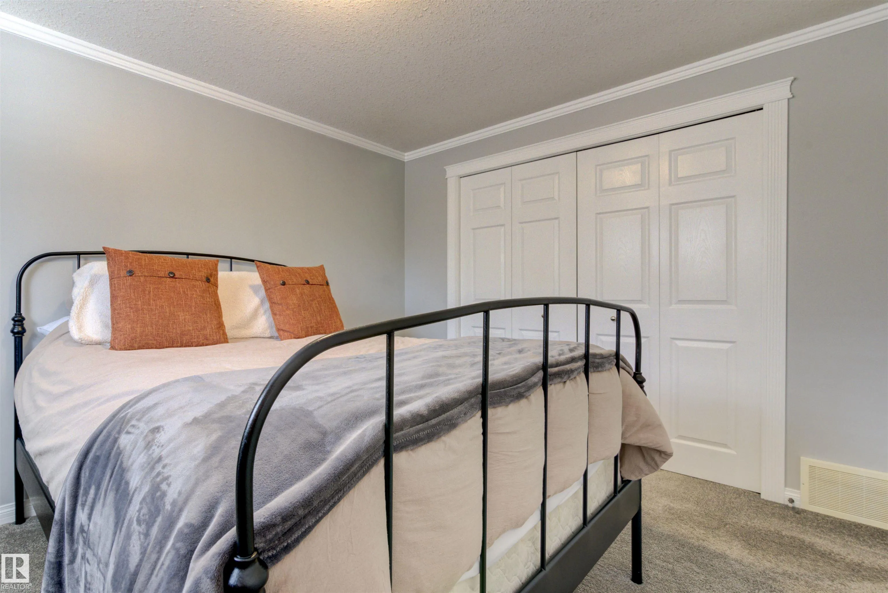 153 Ridgeland Crescent