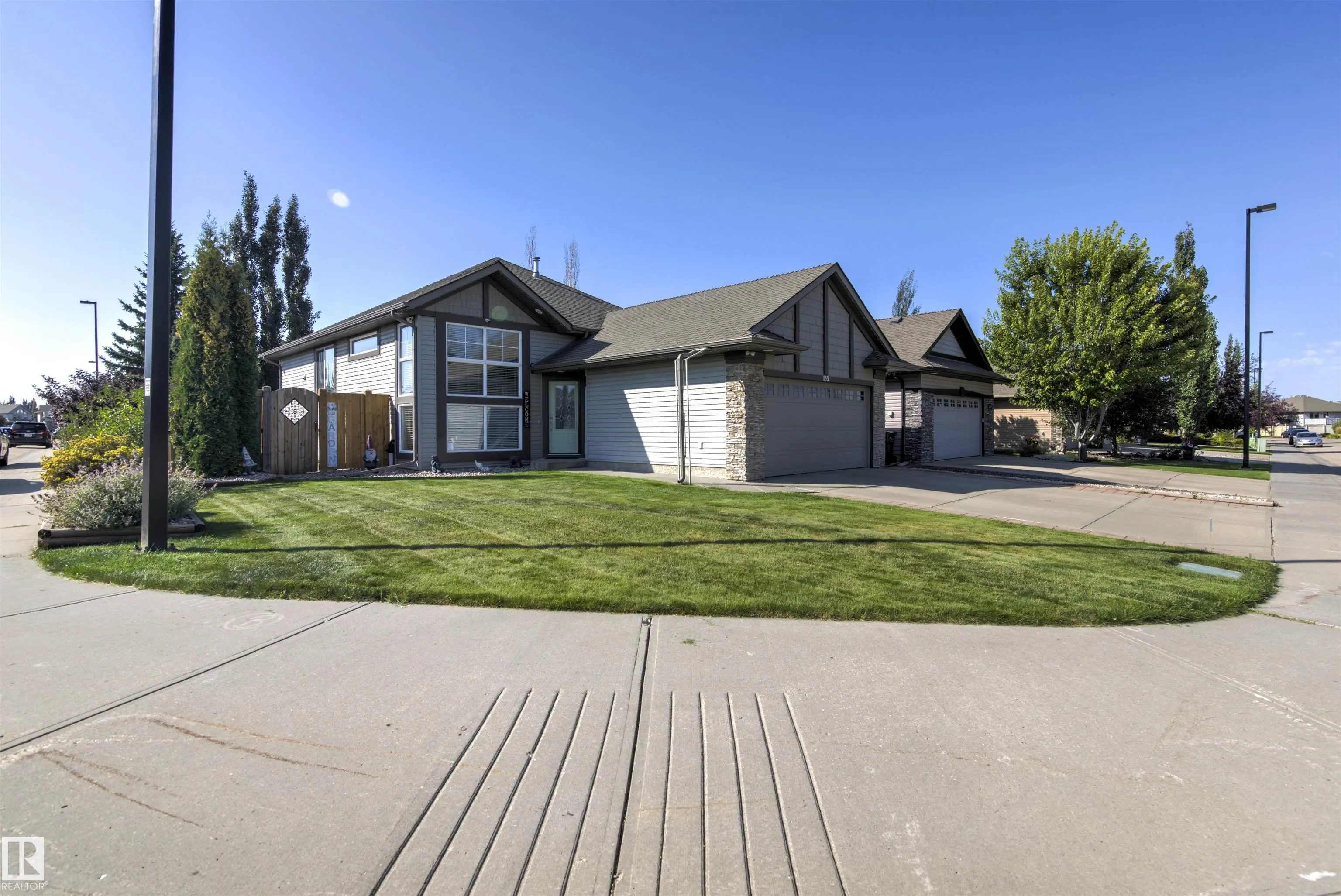 153 Ridgeland Crescent