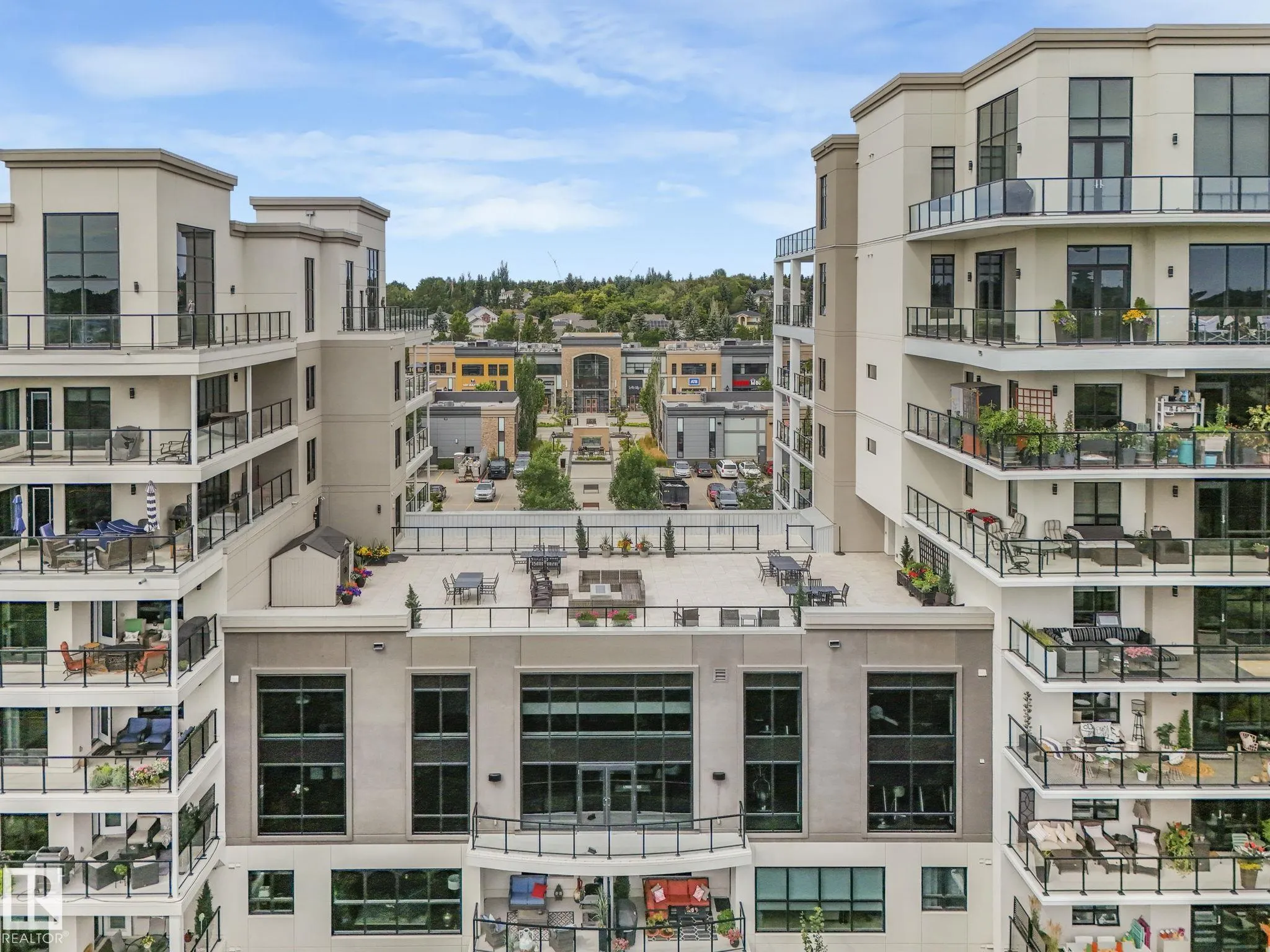 200 BELLEROSE Drive