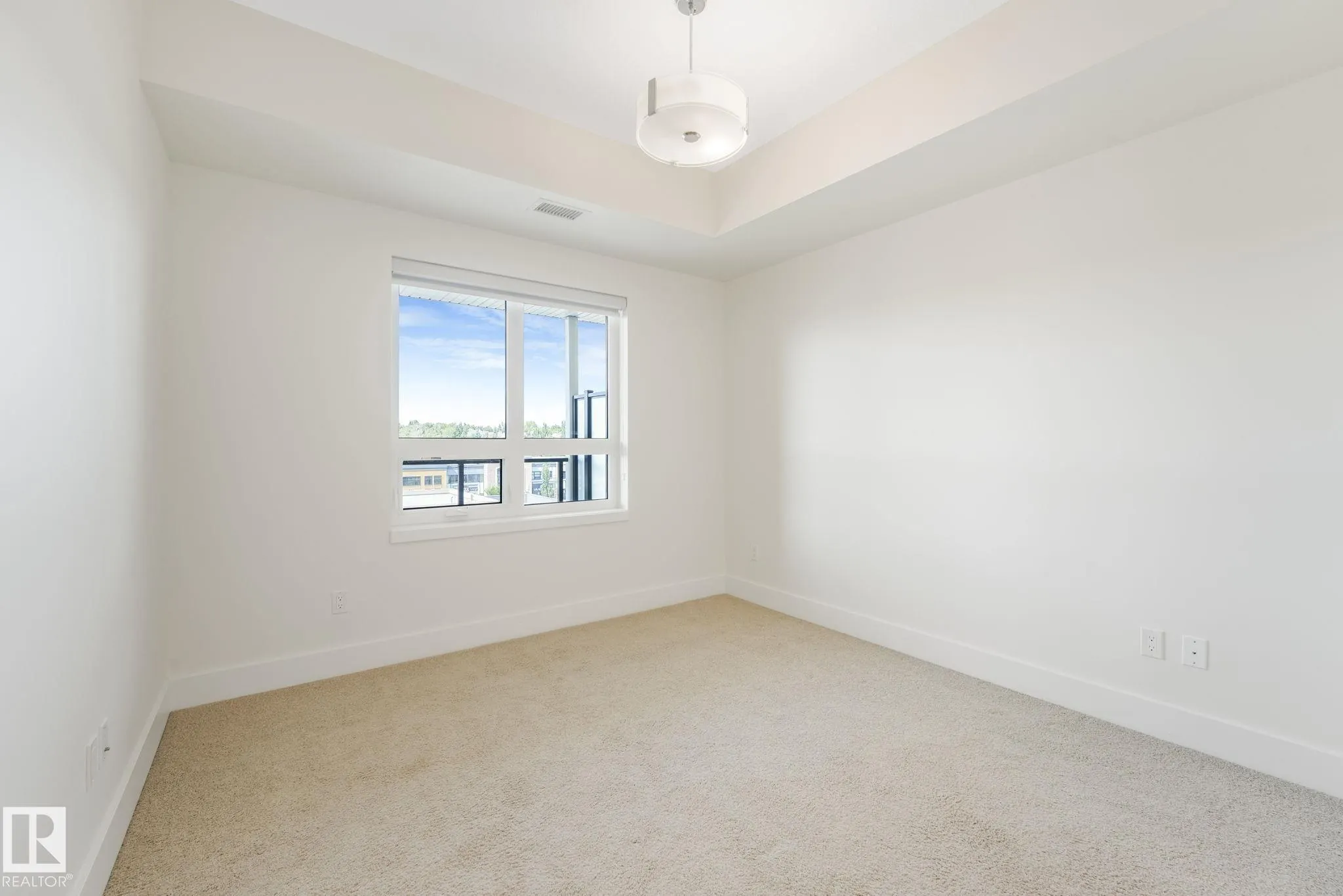 200 BELLEROSE Drive