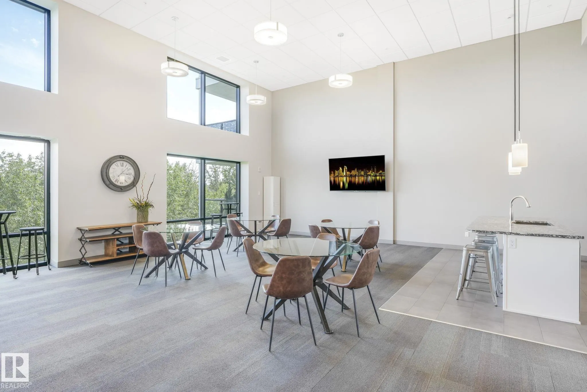 200 BELLEROSE Drive