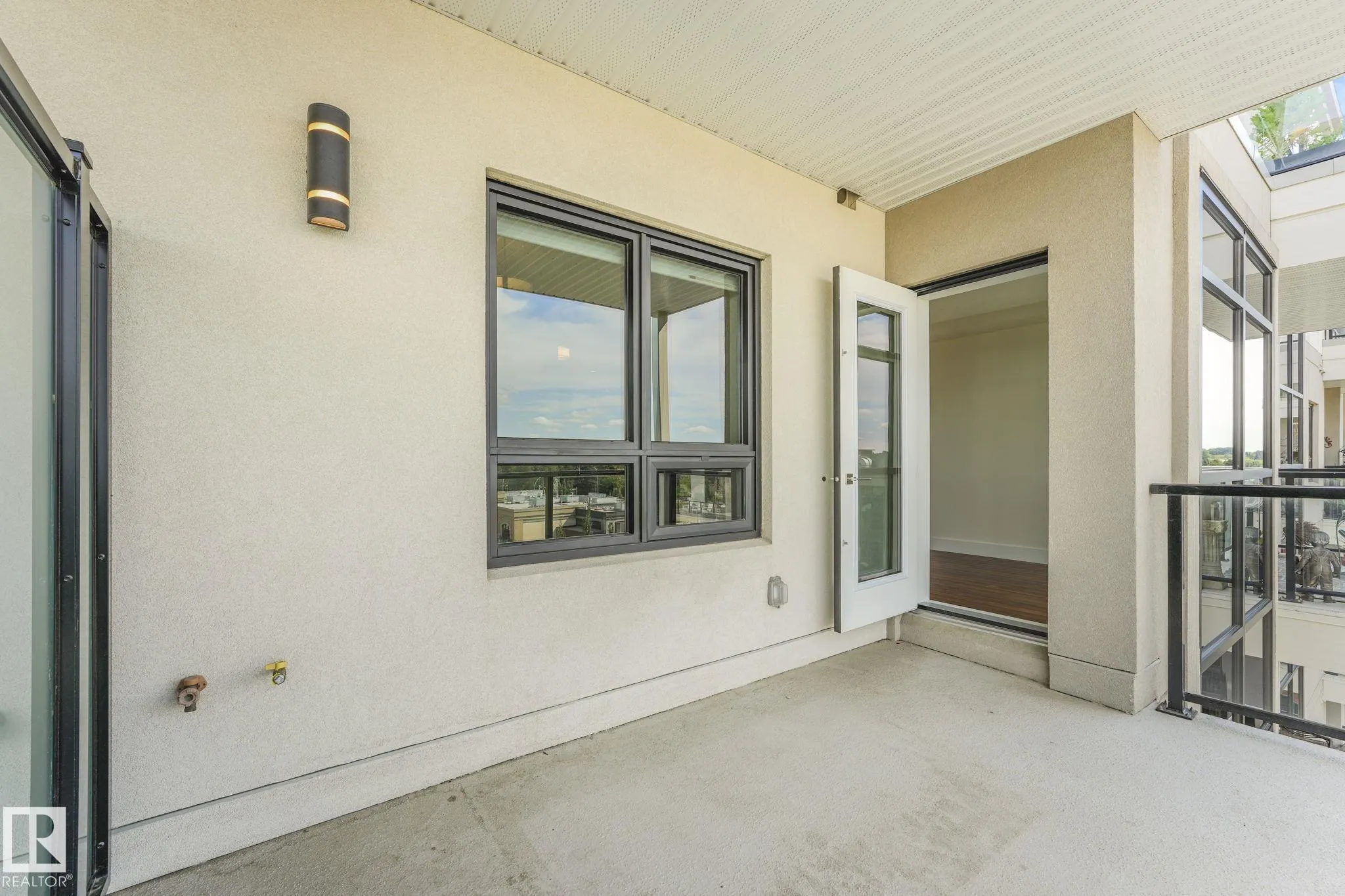 200 BELLEROSE Drive