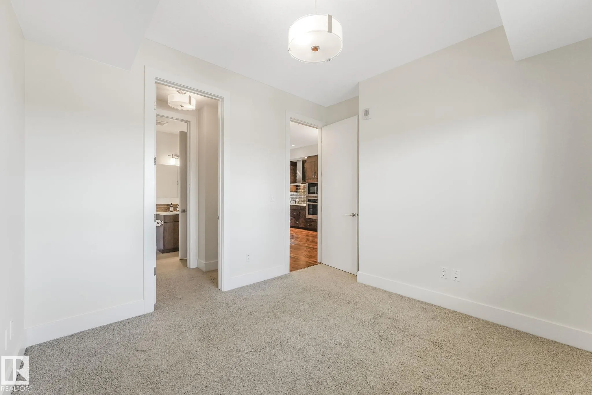 200 BELLEROSE Drive