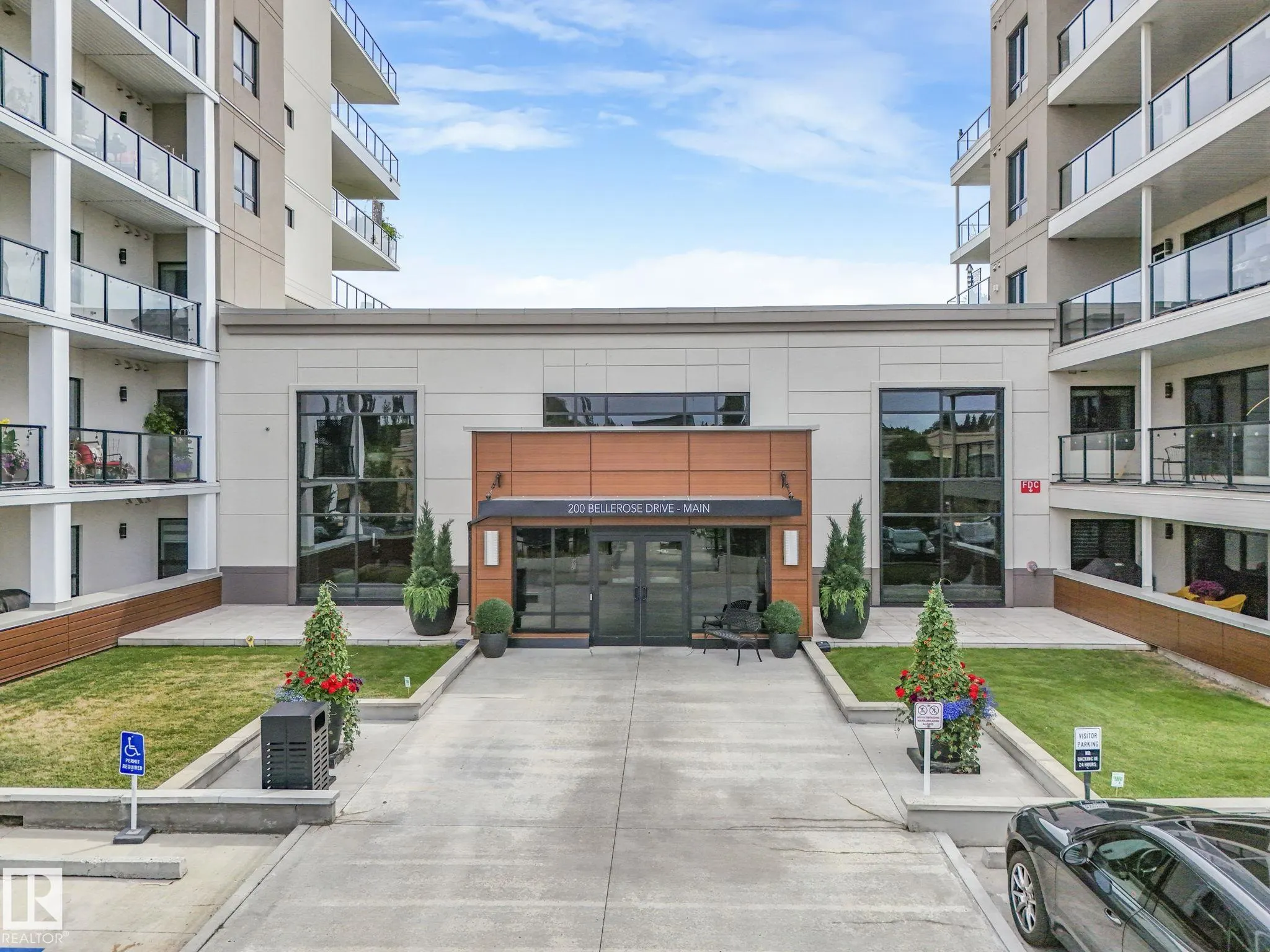 200 BELLEROSE Drive