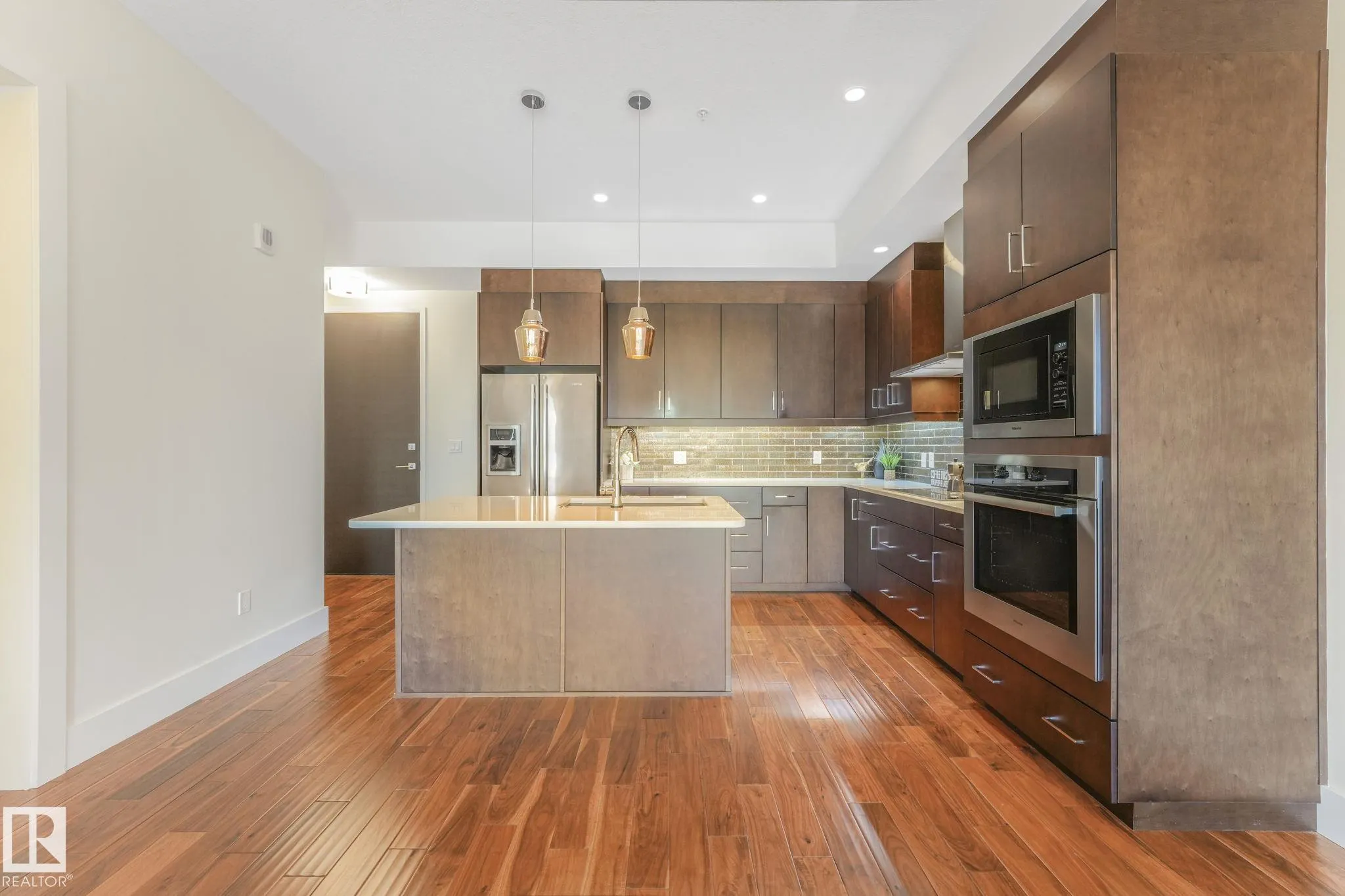 200 BELLEROSE Drive