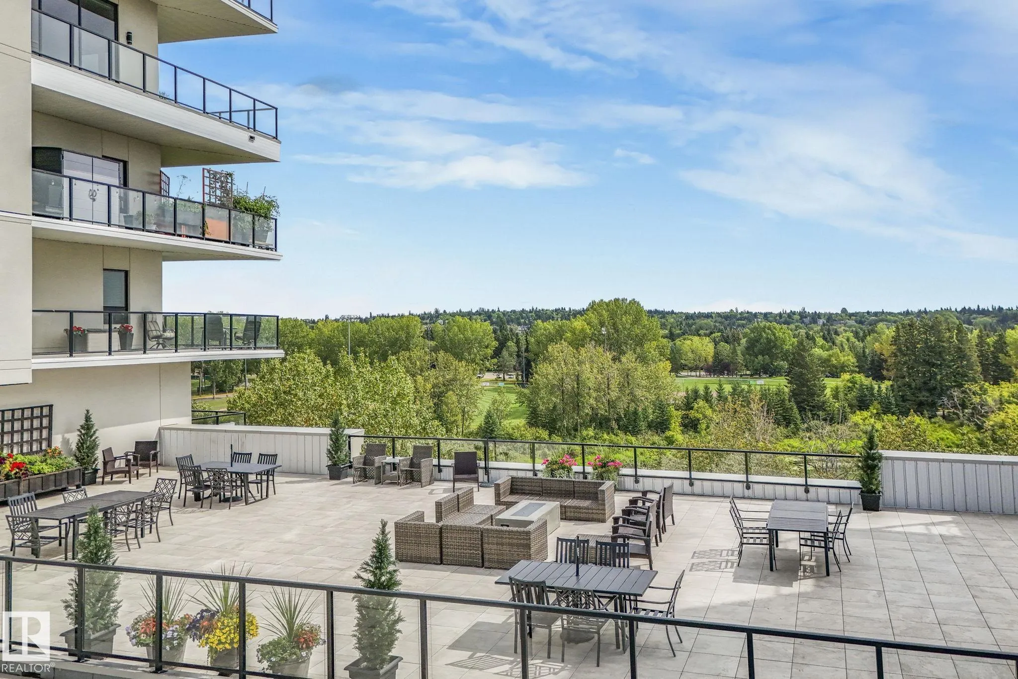 200 BELLEROSE Drive