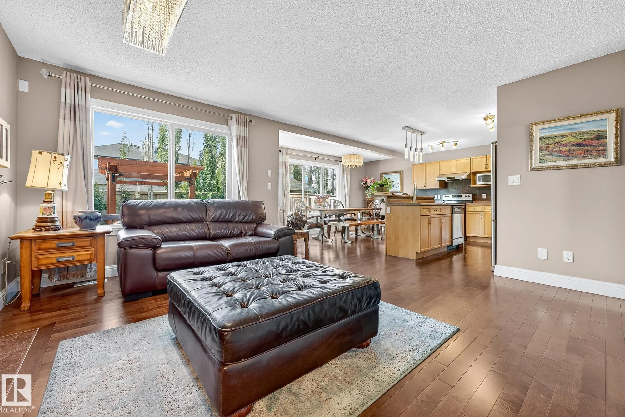8429 SLOANE Crescent