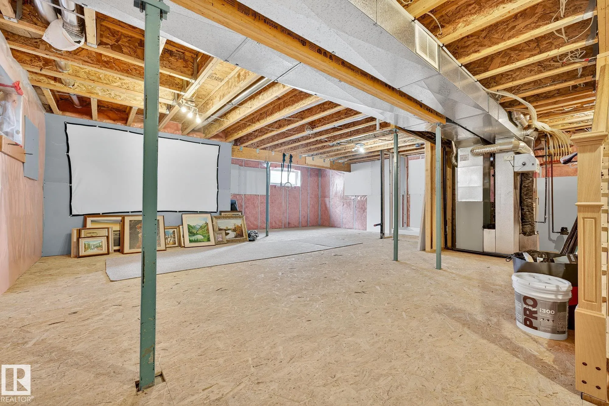 8429 SLOANE Crescent